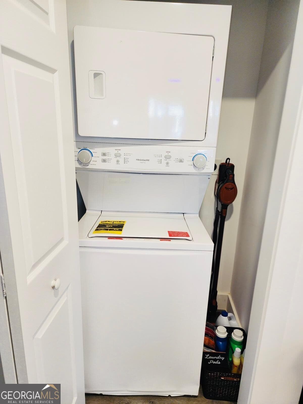 3 bedroom, 2 bathroom single family residence for rent at 192 Hemphill School Road, Atlanta, GA 30331 for $2,300 a month — photo 7