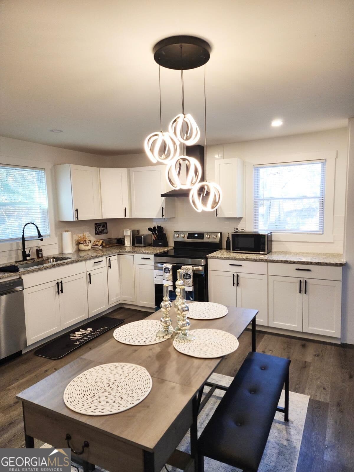 3 bedroom, 2 bathroom single family residence for rent at 192 Hemphill School Road, Atlanta, GA 30331 for $2,300 a month — photo 5
