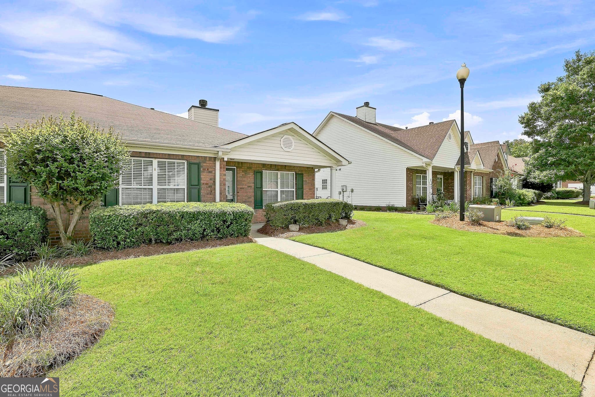 2 bedroom, 2 bathroom, 1,353 sq ft single family residence for sale at 280 Autumn Glen Circle, Fayetteville, GA 30215 — photo 3