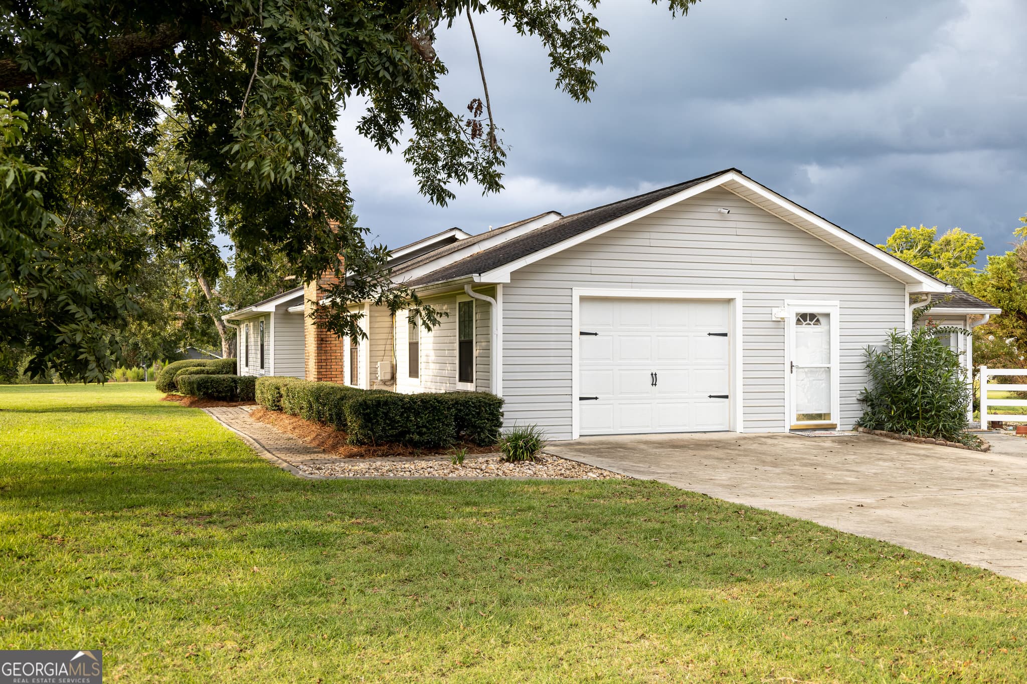 3 bedroom, 3 bathroom, 2,027 sq ft single family residence under contract at 3281 Ga Highway 15, Vidalia, GA 30474 — photo 6