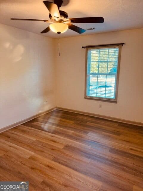 3 bedroom, 2.5 bathroom, 1,688 sq ft single family residence for sale at 250 Windsong Circle, Social Circle, GA 30025 — photo 8