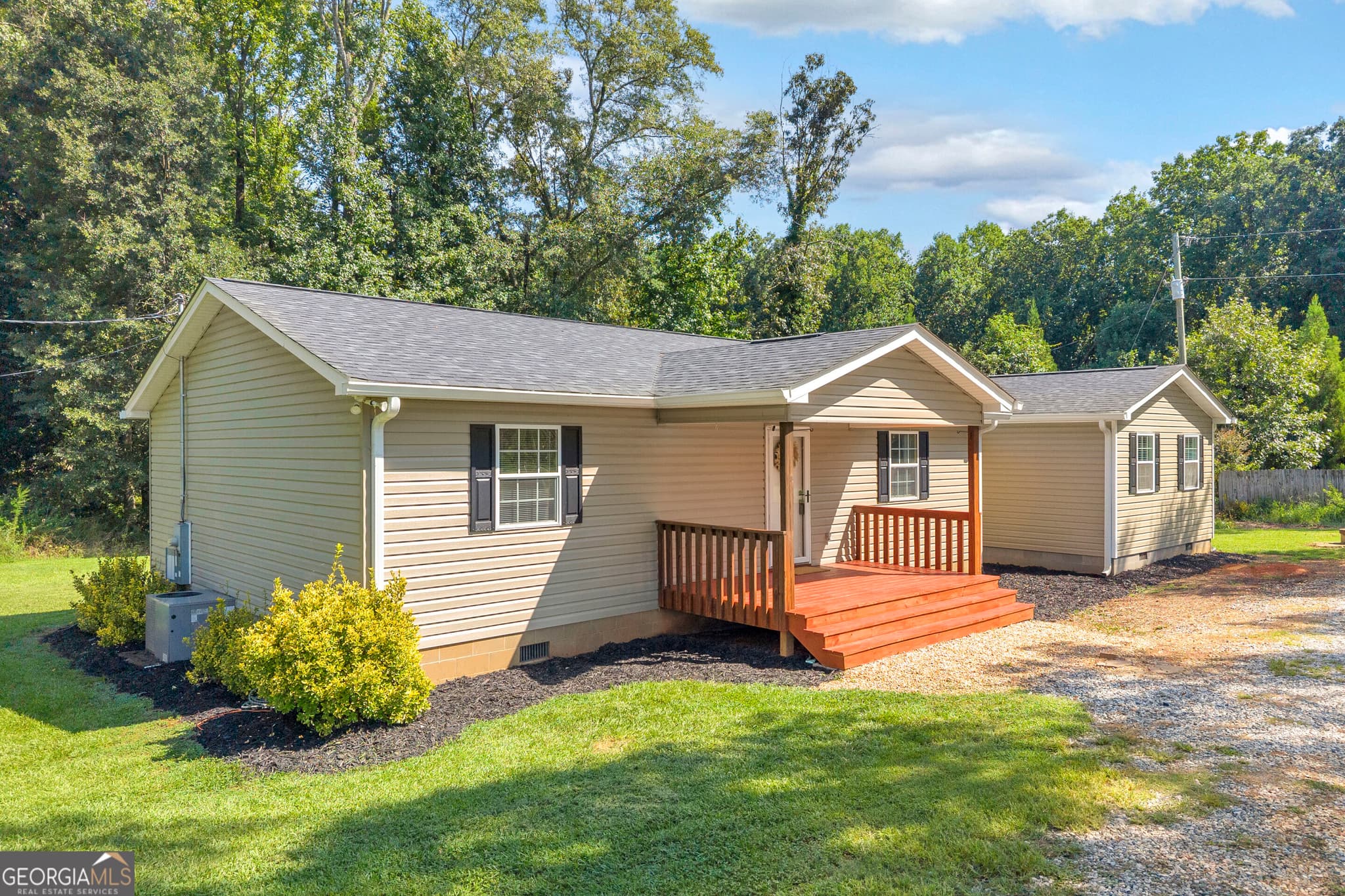 4 bedroom, 2.5 bathroom, 1,956 sq ft single family residence for sale at 324 Old Canon Church Road, Bowersville, GA 30516 — photo 3