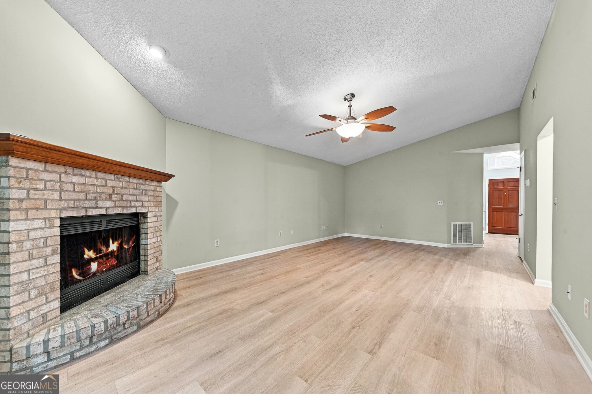 2 bedroom, 1 bathroom, 1,172 sq ft single family residence for sale at 102 Millers Trace Drive, St. Marys, GA 31558 — photo 7