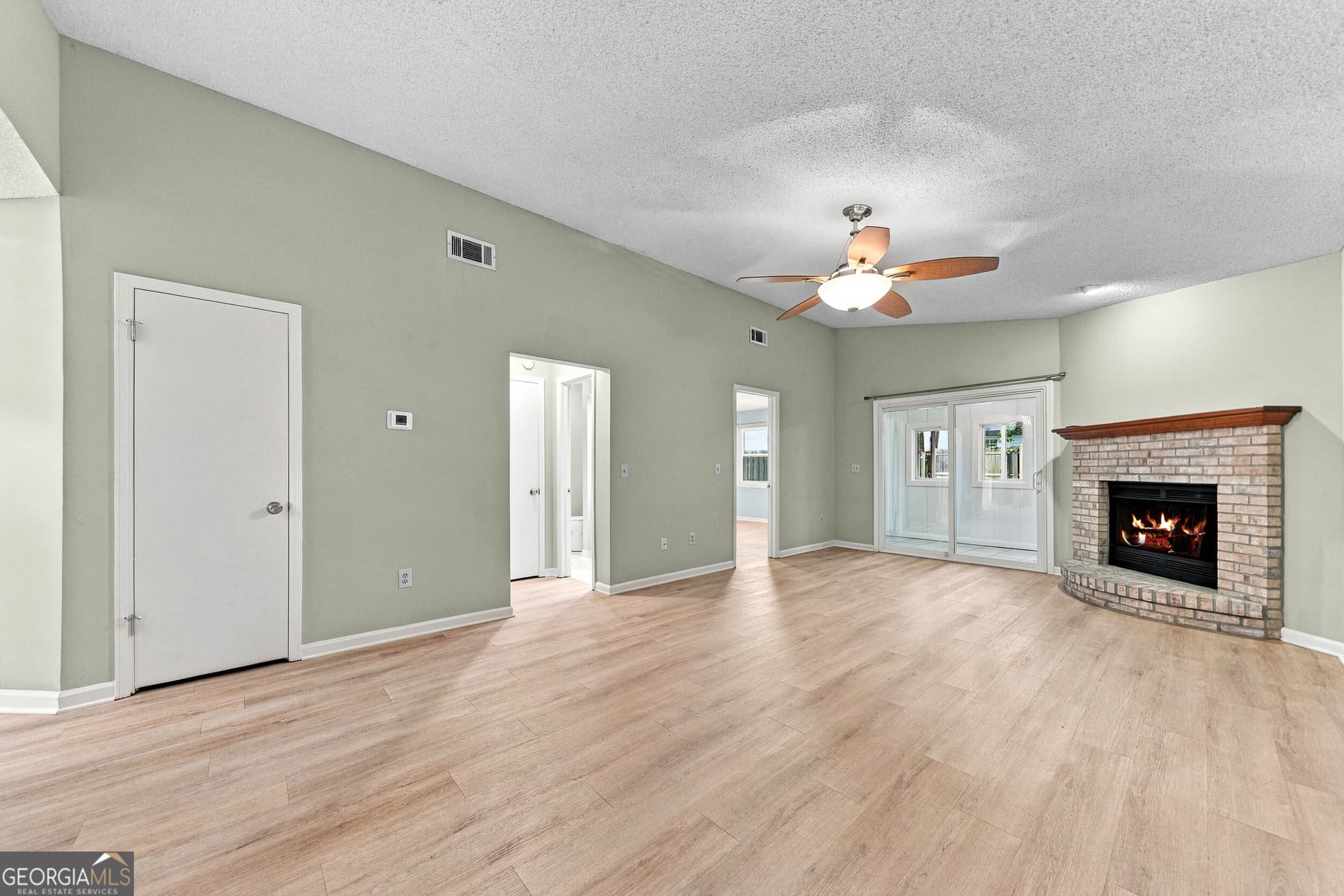 2 bedroom, 1 bathroom, 1,172 sq ft single family residence for sale at 102 Millers Trace Drive, St. Marys, GA 31558 — photo 3