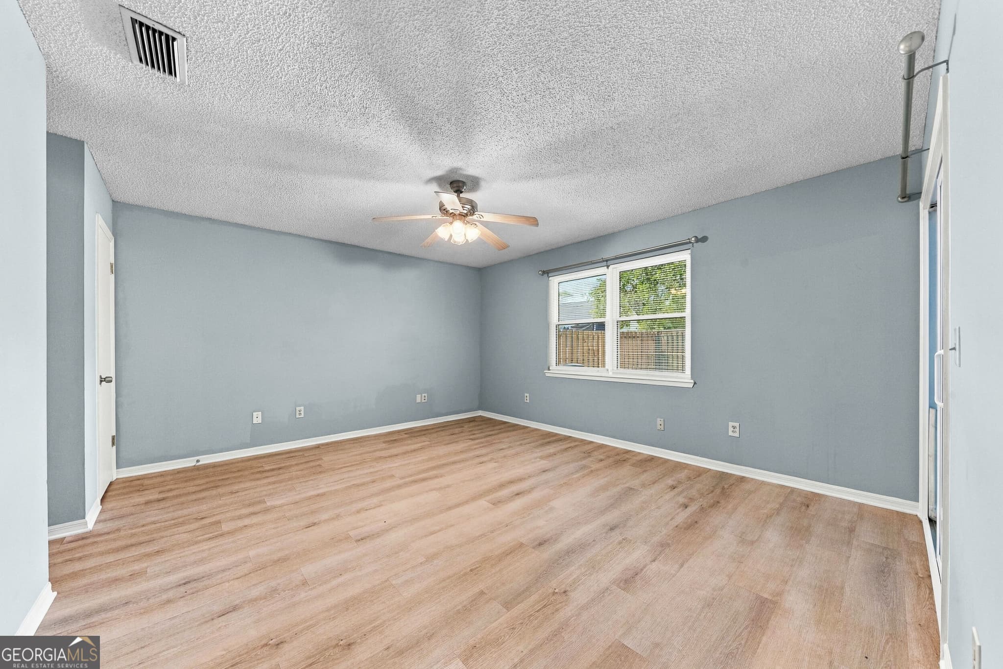 2 bedroom, 1 bathroom, 1,172 sq ft single family residence for sale at 102 Millers Trace Drive, St. Marys, GA 31558 — photo 5