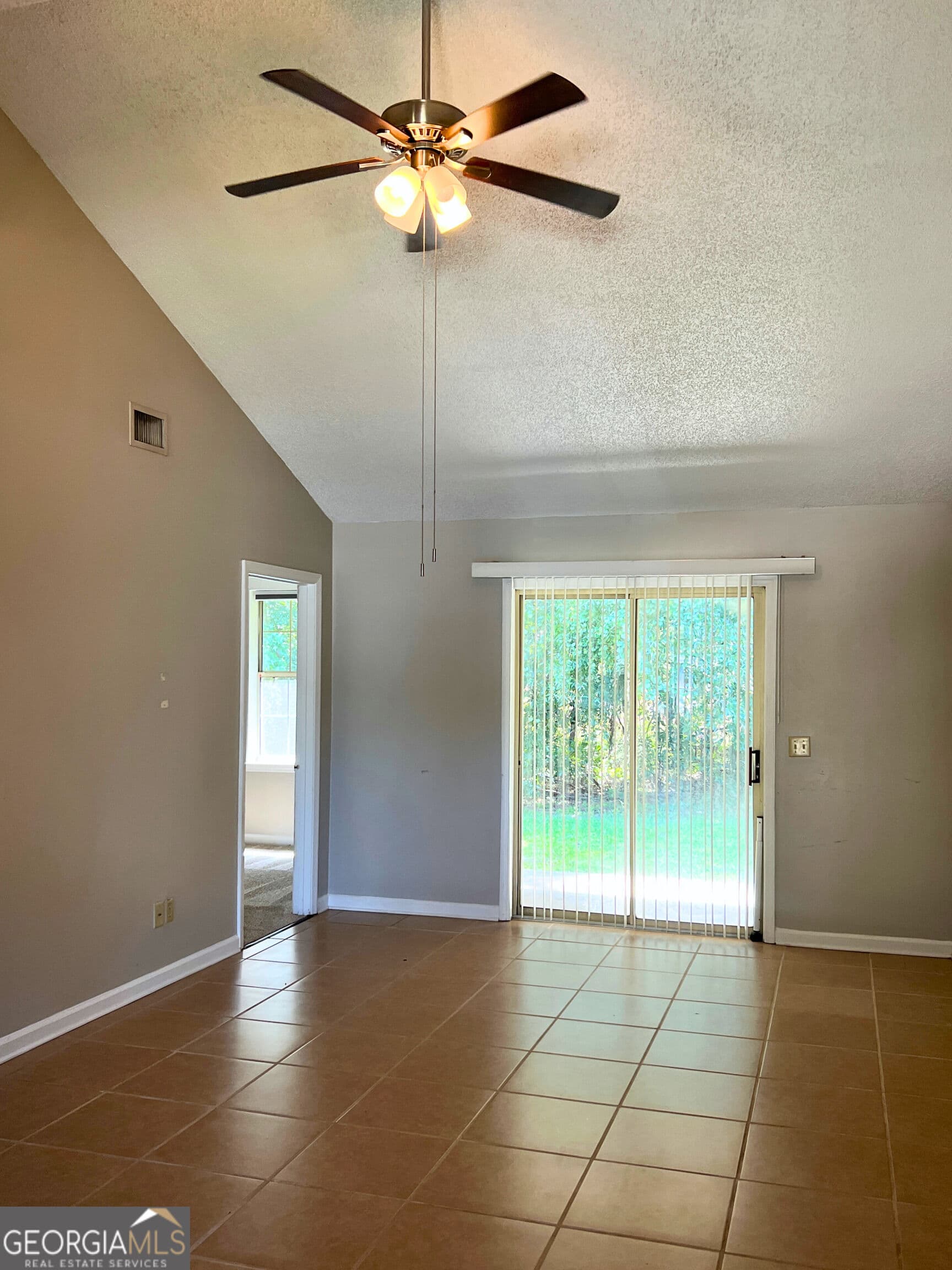 2 bedroom, 2 bathroom, 905 sq ft single family residence for rent at 410 Admirals Walk Drive, St. Marys, GA 31558 for $1,200 a month — photo 2