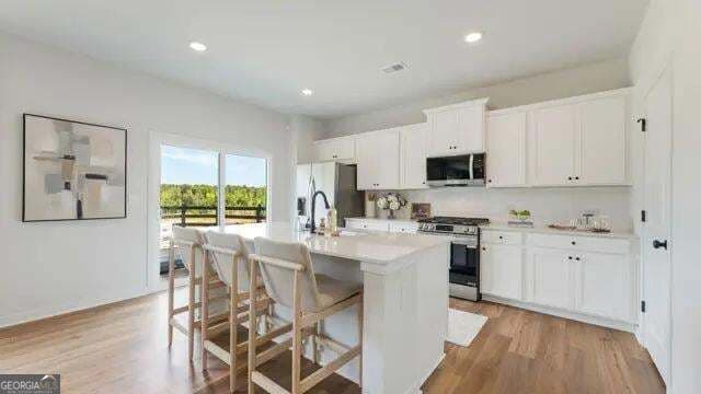 5 bedroom, 4 bathroom, 2,774 sq ft single family residence for sale at 90 Sanborne View Drive, Jefferson, GA 30549 — photo 8