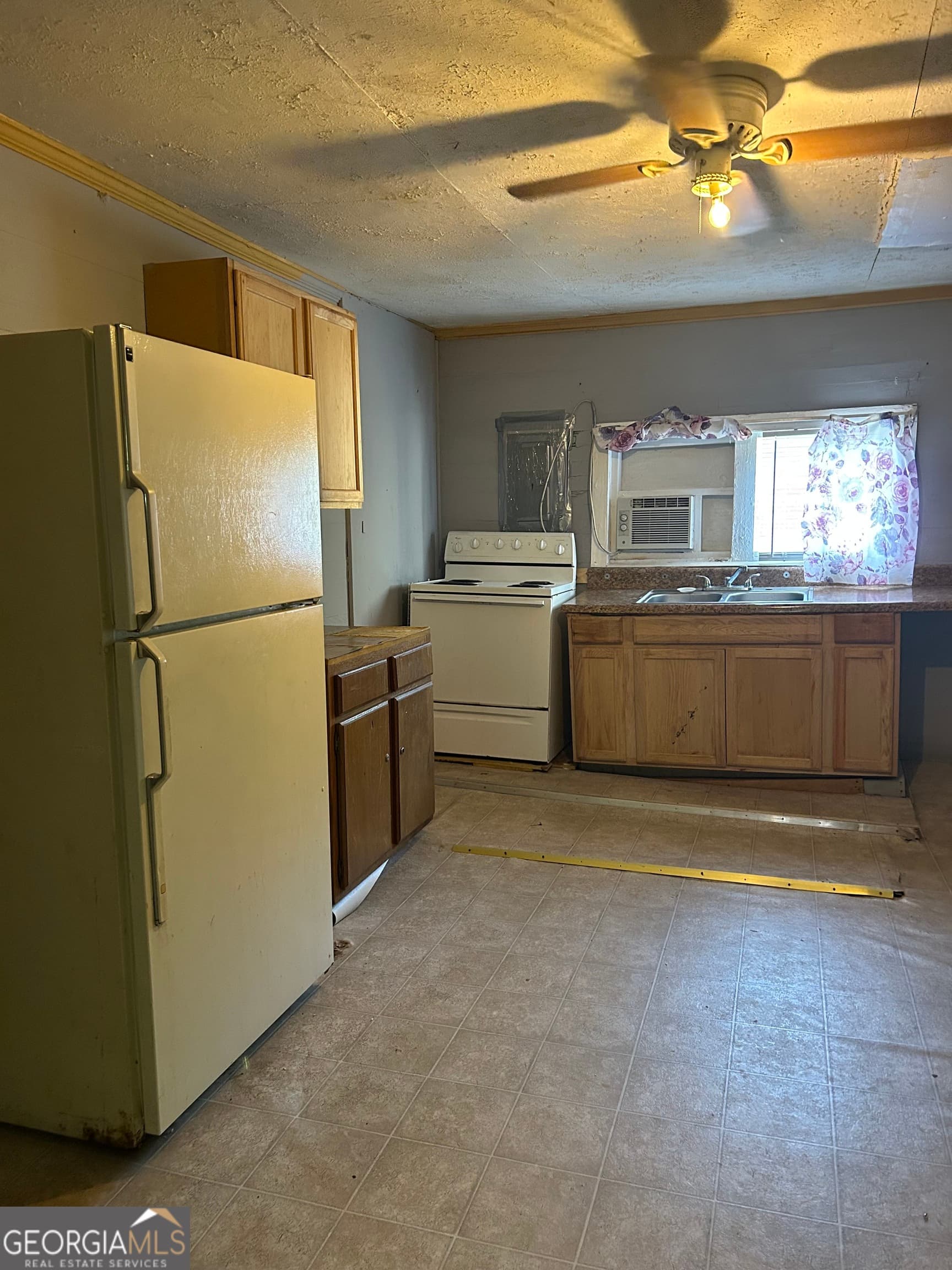 2 bedroom, 1 bathroom, 884 sq ft manufactured home,mobile home for sale at 58 Washington Street, Mcdonough, GA 30253 — photo 2