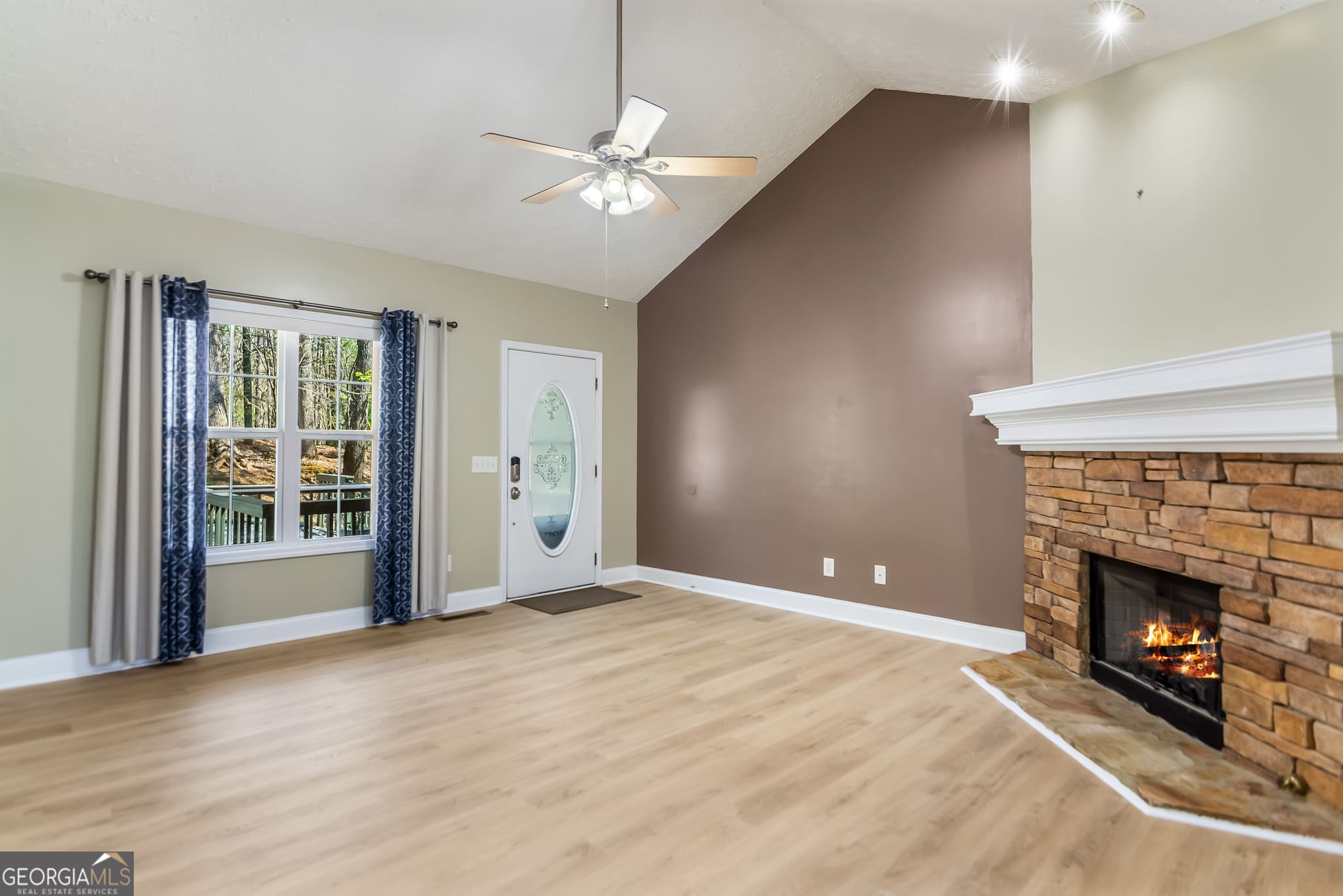 3 bedroom, 3 bathroom, 2,184 sq ft cabin,single family residence for sale at 1205 Newport Drive, Ellijay, GA 30540 — photo 7