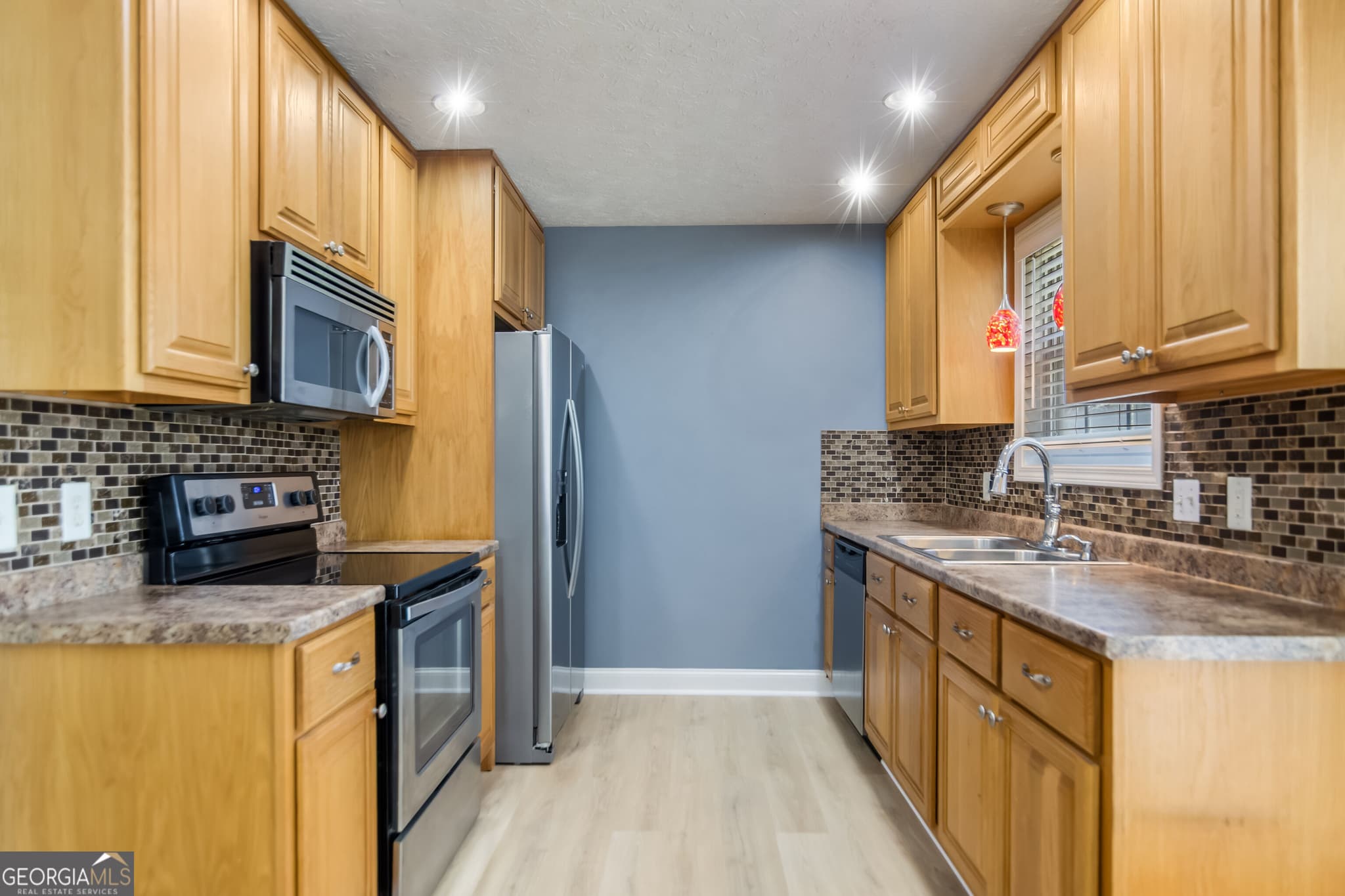 3 bedroom, 3 bathroom, 2,184 sq ft cabin,single family residence for sale at 1205 Newport Drive, Ellijay, GA 30540 — photo 4