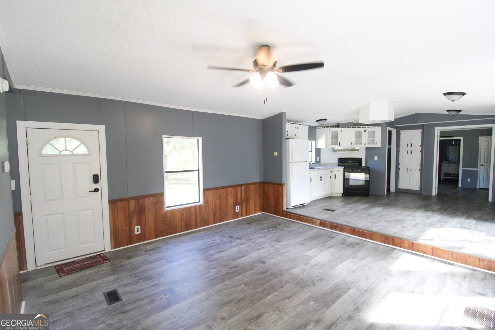 2 bedroom, 2 bathroom, 1,120 sq ft manufactured home,single family residence for sale at 521 Pine Needle Drive, Ellabell, GA 31308 — photo 4