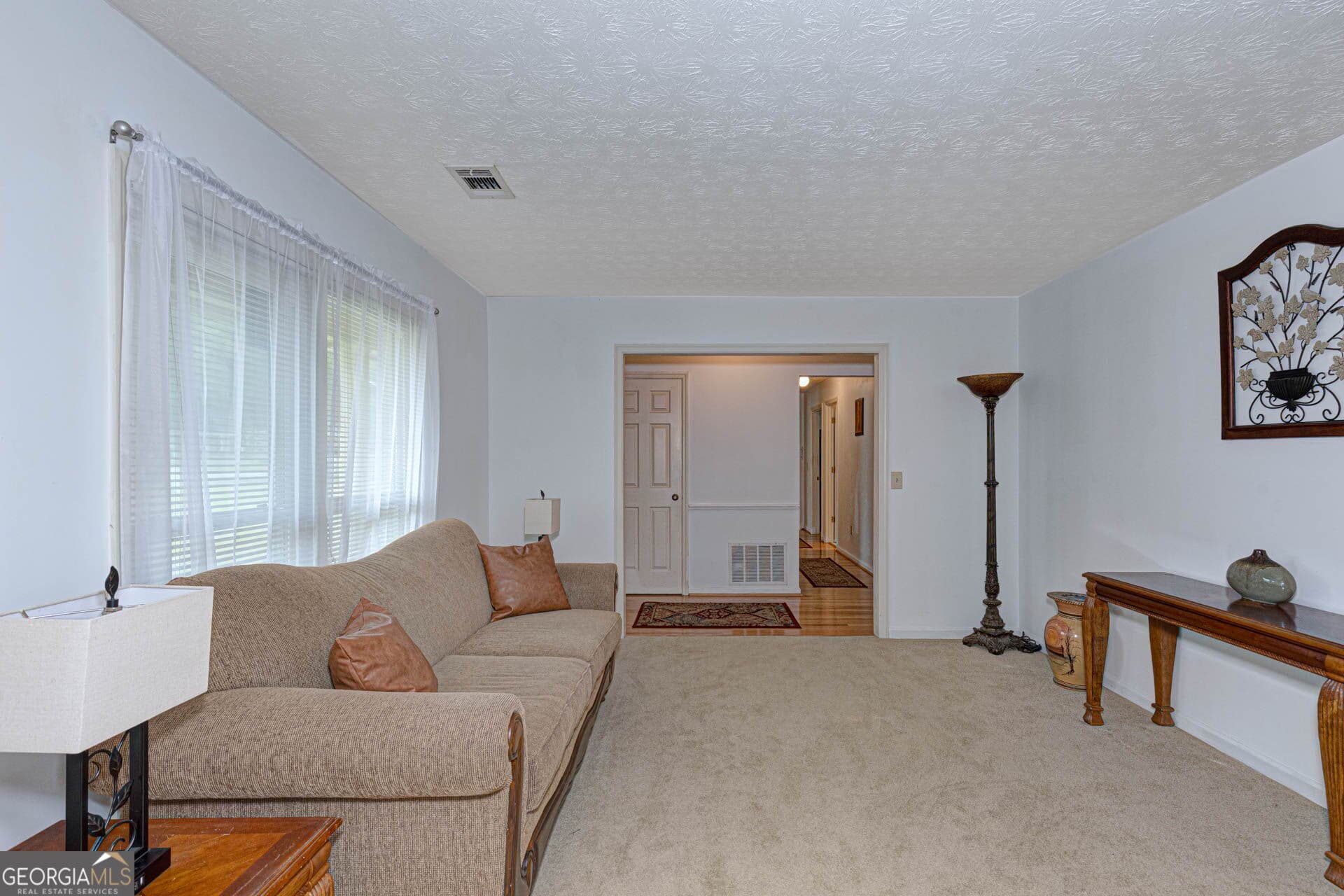 3 bedroom, 3 bathroom, 2,524 sq ft single family residence for sale at 4309 Castlewood Court, Columbus, GA 31907 — photo 4