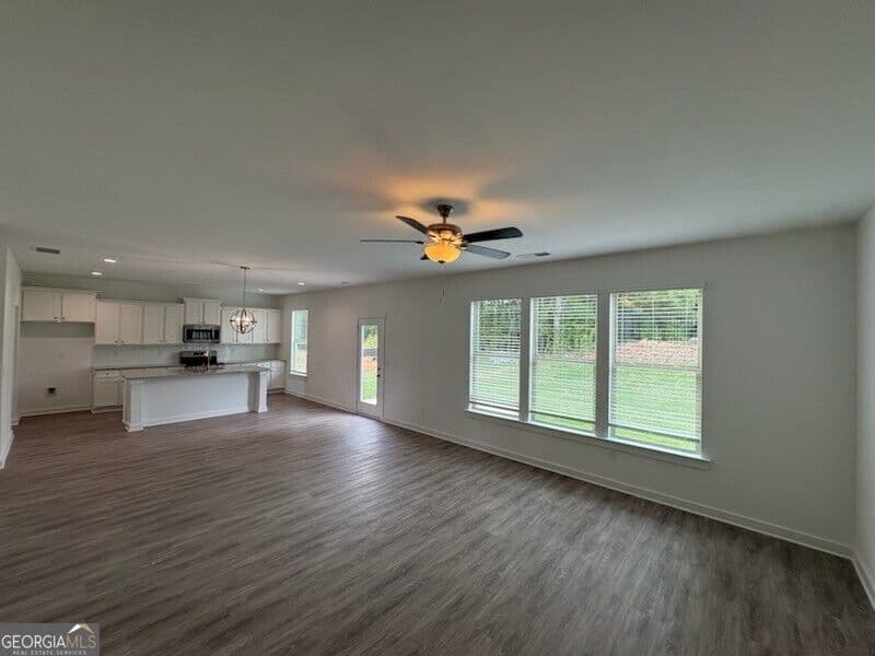 4 bedroom, 2.5 bathroom, 2,159 sq ft single family residence for sale at 107 Royal Tern Lane, Warner Robins, GA 31093 — photo 5