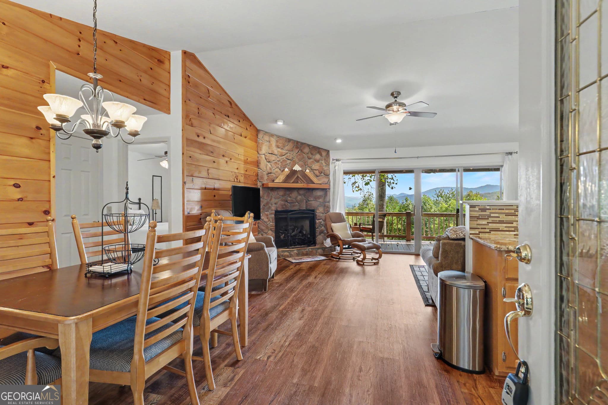3 bedroom, 3 bathroom, 2,000 sq ft single family residence for sale at 804 Wikle Road, Hayesville, NC 28904 — photo 6