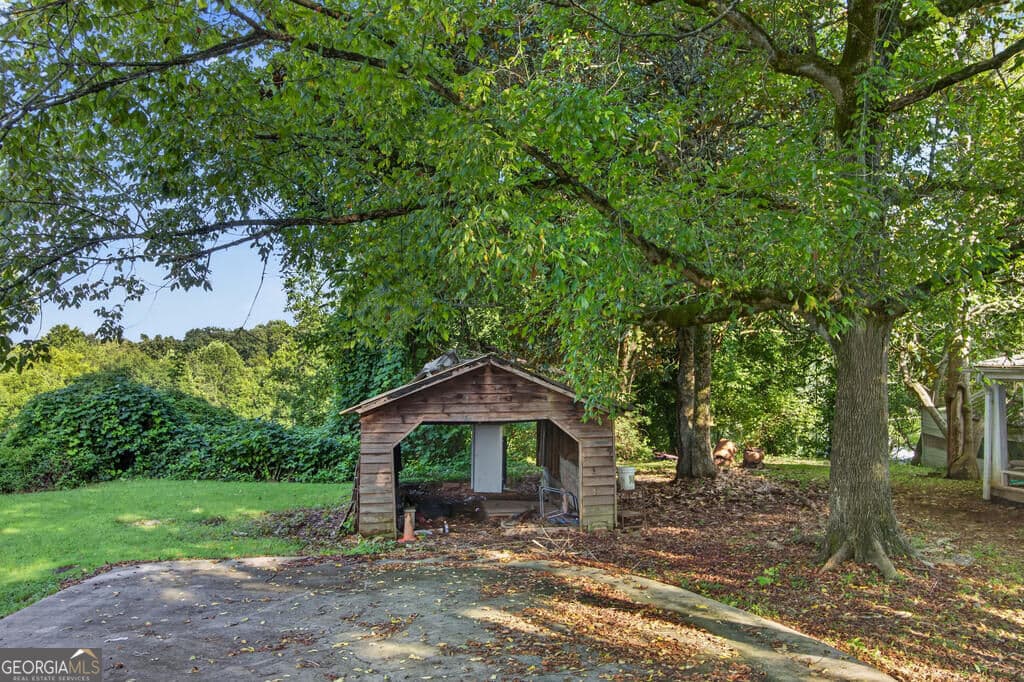 2 bedroom, 1 bathroom single family residence for sale at 367 E Second Street, Blue Ridge, GA 30513 — photo 2