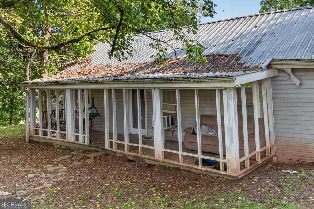 2 bedroom, 1 bathroom single family residence for sale at 367 E Second Street, Blue Ridge, GA 30513 — photo 3