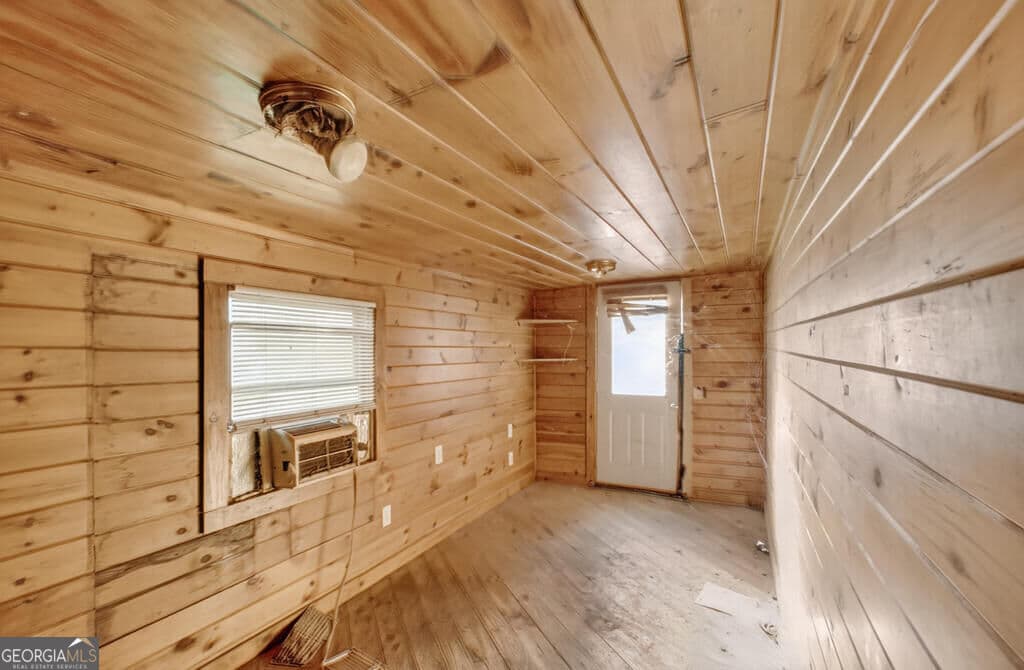 2 bedroom, 1 bathroom single family residence for sale at 367 E Second Street, Blue Ridge, GA 30513 — photo 9