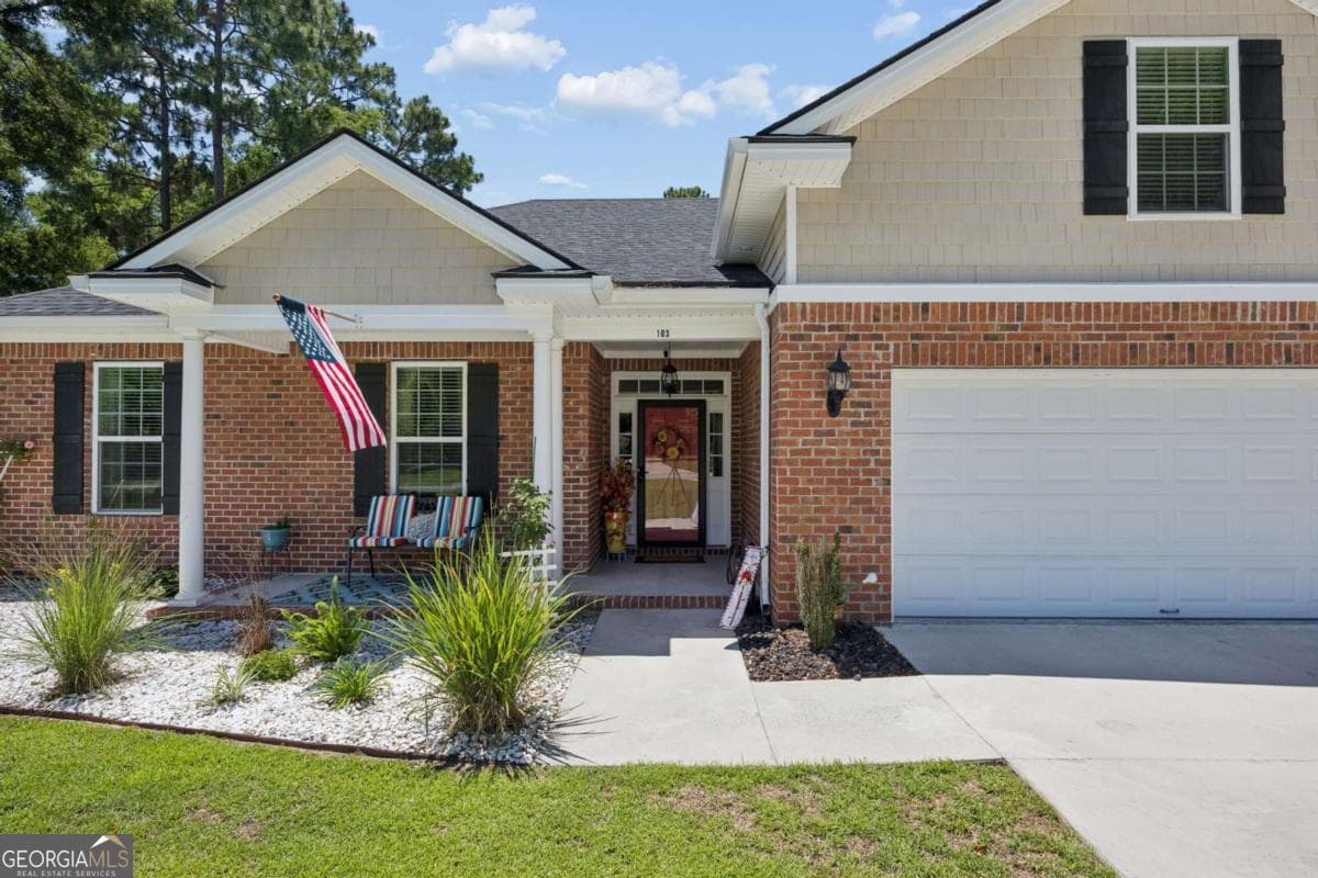 4 bedroom, 3 bathroom, 2,320 sq ft single family residence under contract at 103 Mingledorff Court, Springfield, GA 31329 — photo 8
