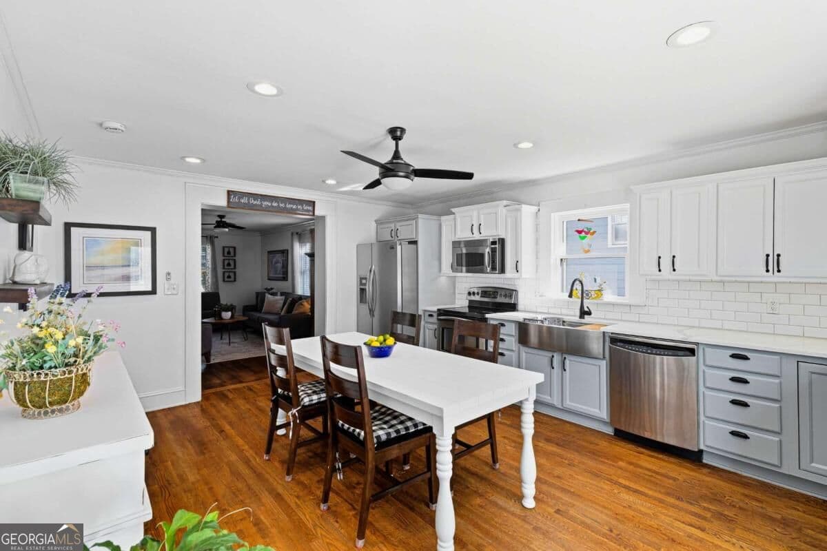 3 bedroom, 2.5 bathroom, 2,386 sq ft single family residence for sale at 165 Carter Avenue, Atlanta, GA 30317 — photo 8