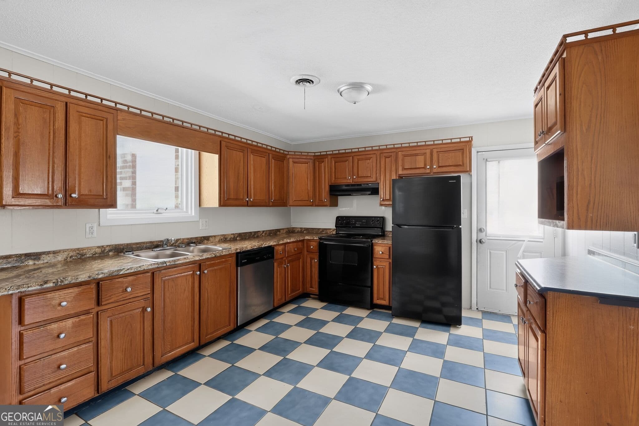 4 bedroom, 1.5 bathroom, 1,298 sq ft single family residence for sale at 4218 Ervay Street, Augusta, GA 30906 — photo 3