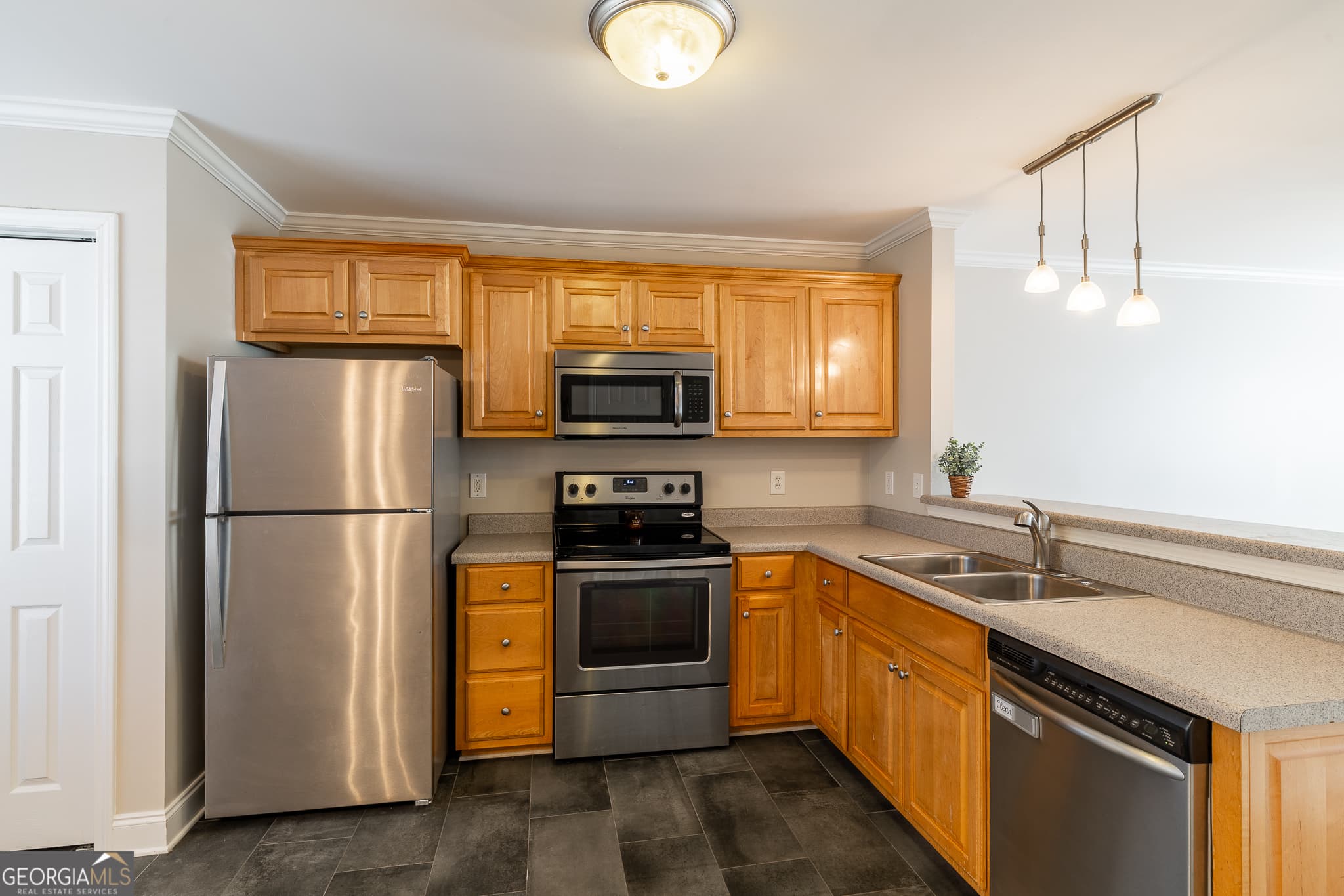 2 bedroom, 2.5 bathroom, 1,088 sq ft condominium for sale at 105 Whitehead Road 21, Athens, GA 30606 — photo 9