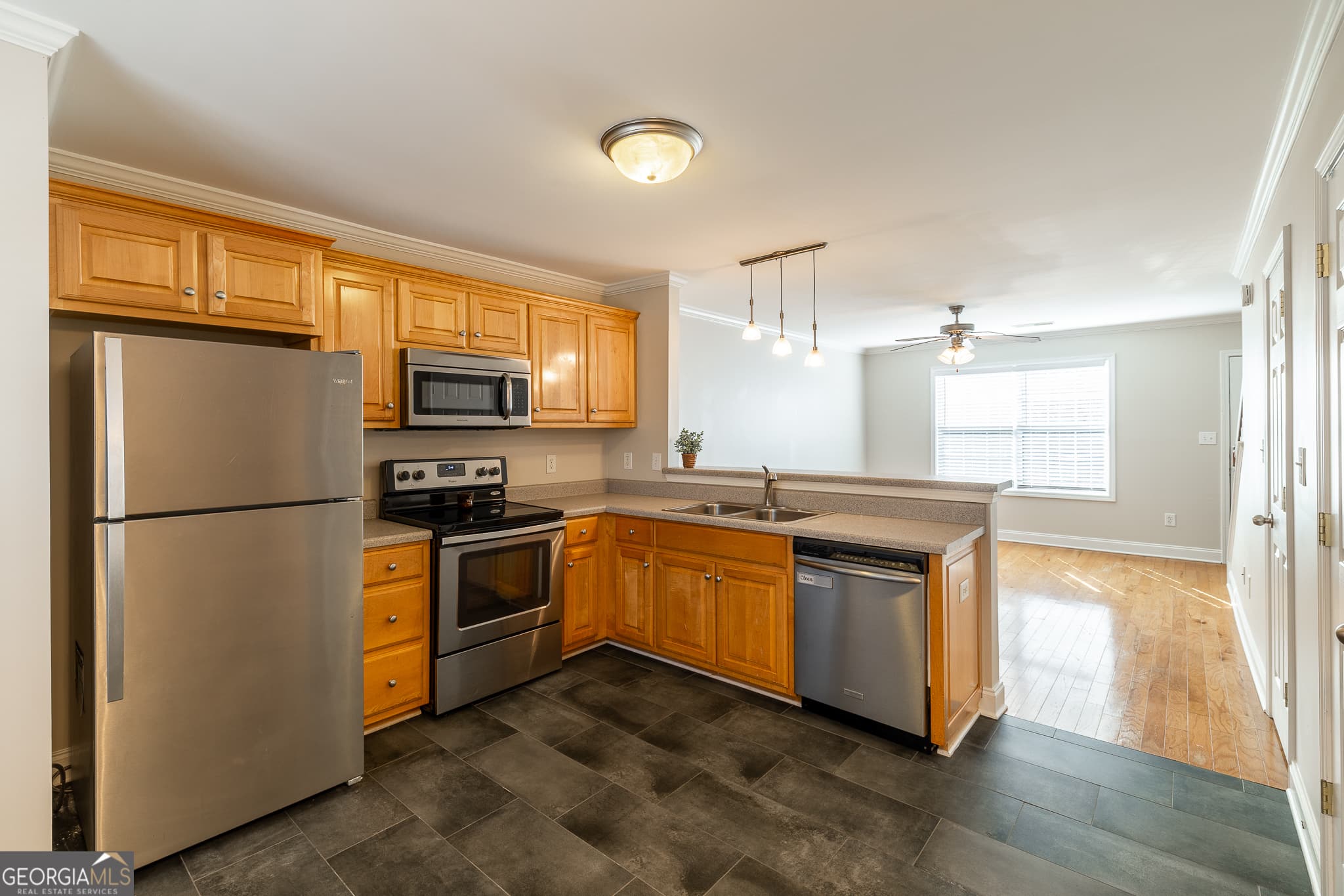 2 bedroom, 2.5 bathroom, 1,088 sq ft condominium for sale at 105 Whitehead Road 21, Athens, GA 30606 — photo 8