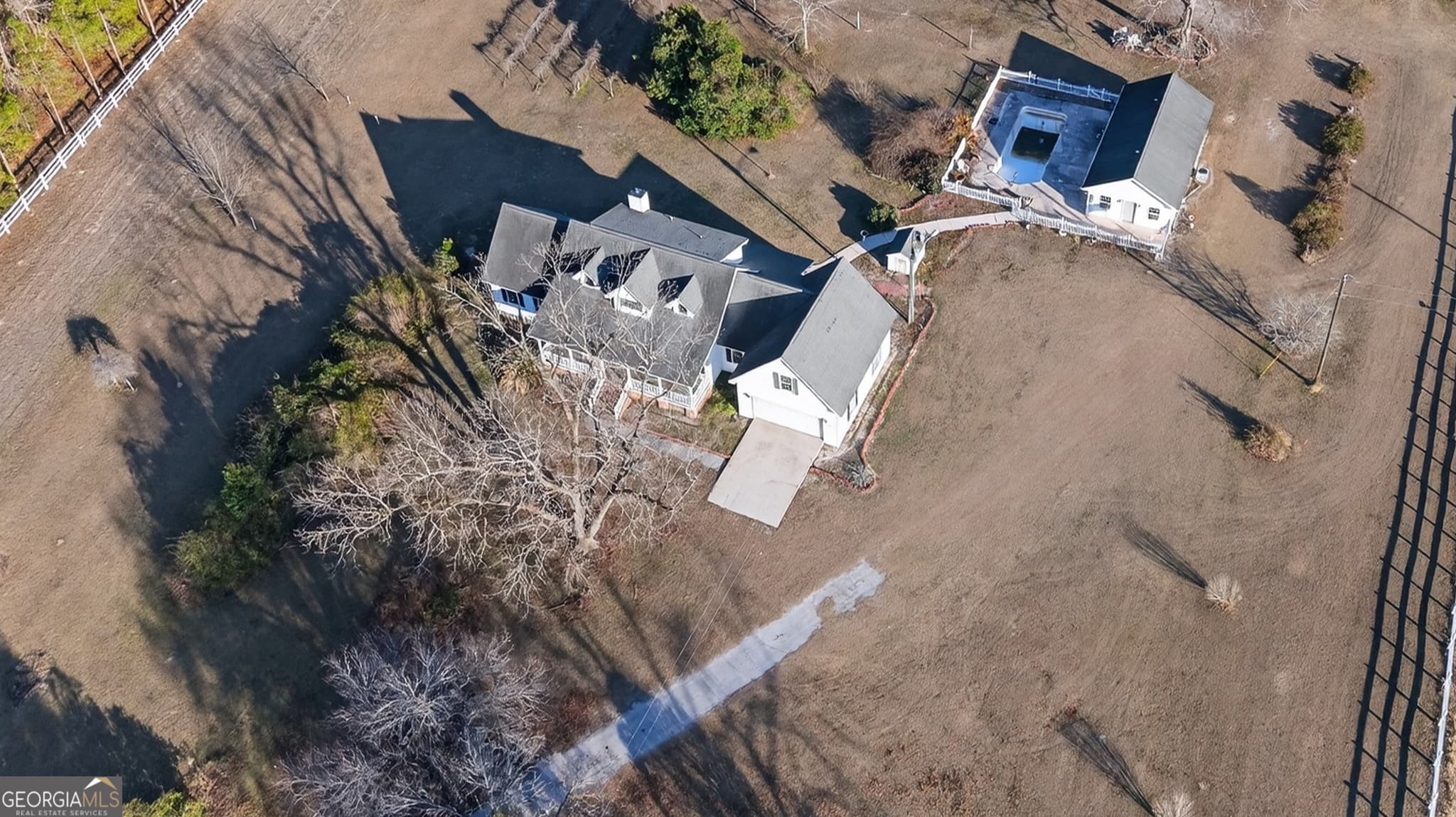 4 bedroom, 2.5 bathroom, 2,904 sq ft single family residence for sale at 2051 Oliver Highway, Newington, GA 30446 — photo 3