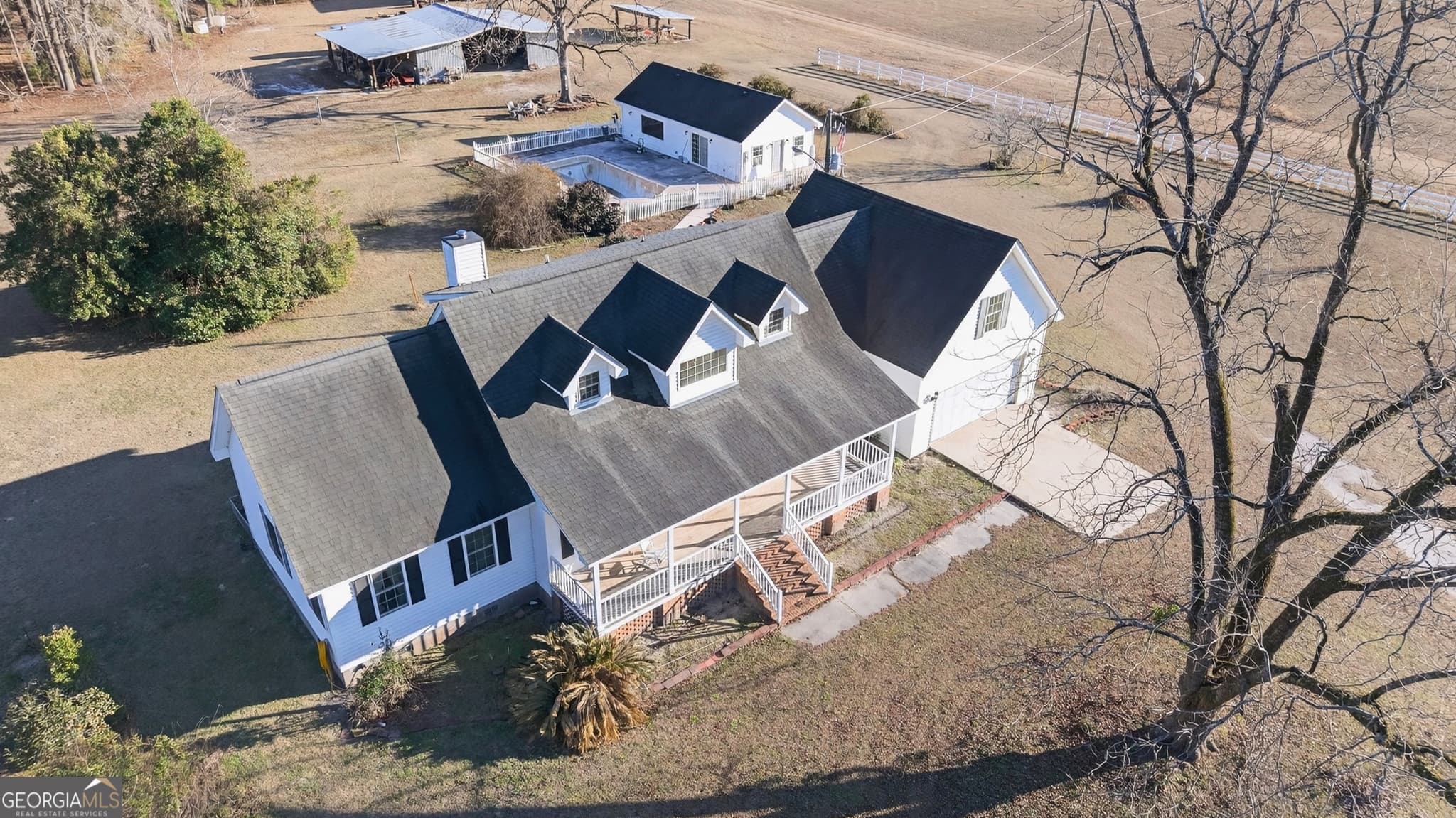 4 bedroom, 2.5 bathroom, 2,904 sq ft single family residence for sale at 2051 Oliver Highway, Newington, GA 30446