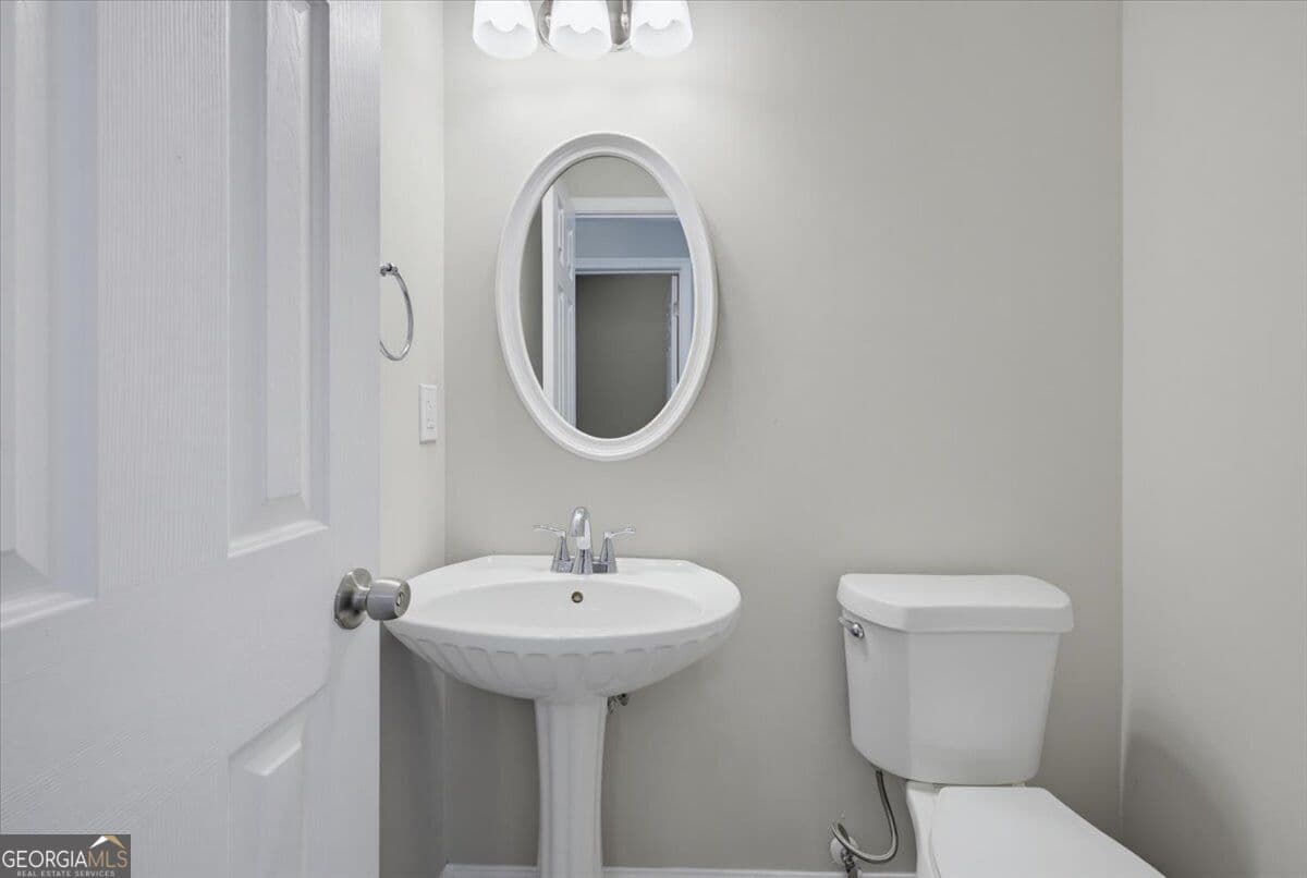 3 bedroom, 2.5 bathroom, 1,384 sq ft townhouse for sale at 2340 Marlin Drive, Mcdonough, GA 30253 — photo 8