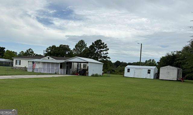 3 bedroom, 2 bathroom, 1,600 sq ft manufactured home,single family residence under contract at 119 Foxy Lane, Ocilla, GA 31774
