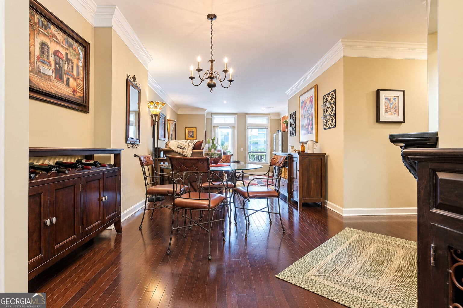 1 bedroom, 1 bathroom, 998 sq ft condominium for sale at 3334 Peachtree Road 313, Atlanta, GA 30326 — photo 5