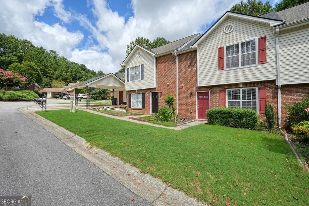 2 bedroom, 2.5 bathroom, 1,226 sq ft townhouse for sale at 4470 Maple Valley Drive, Cumming, GA 30040 — photo 2