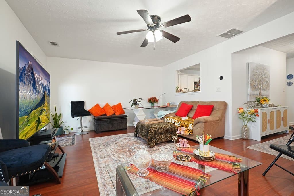 2 bedroom, 2.5 bathroom, 1,226 sq ft townhouse for sale at 4470 Maple Valley Drive, Cumming, GA 30040 — photo 7