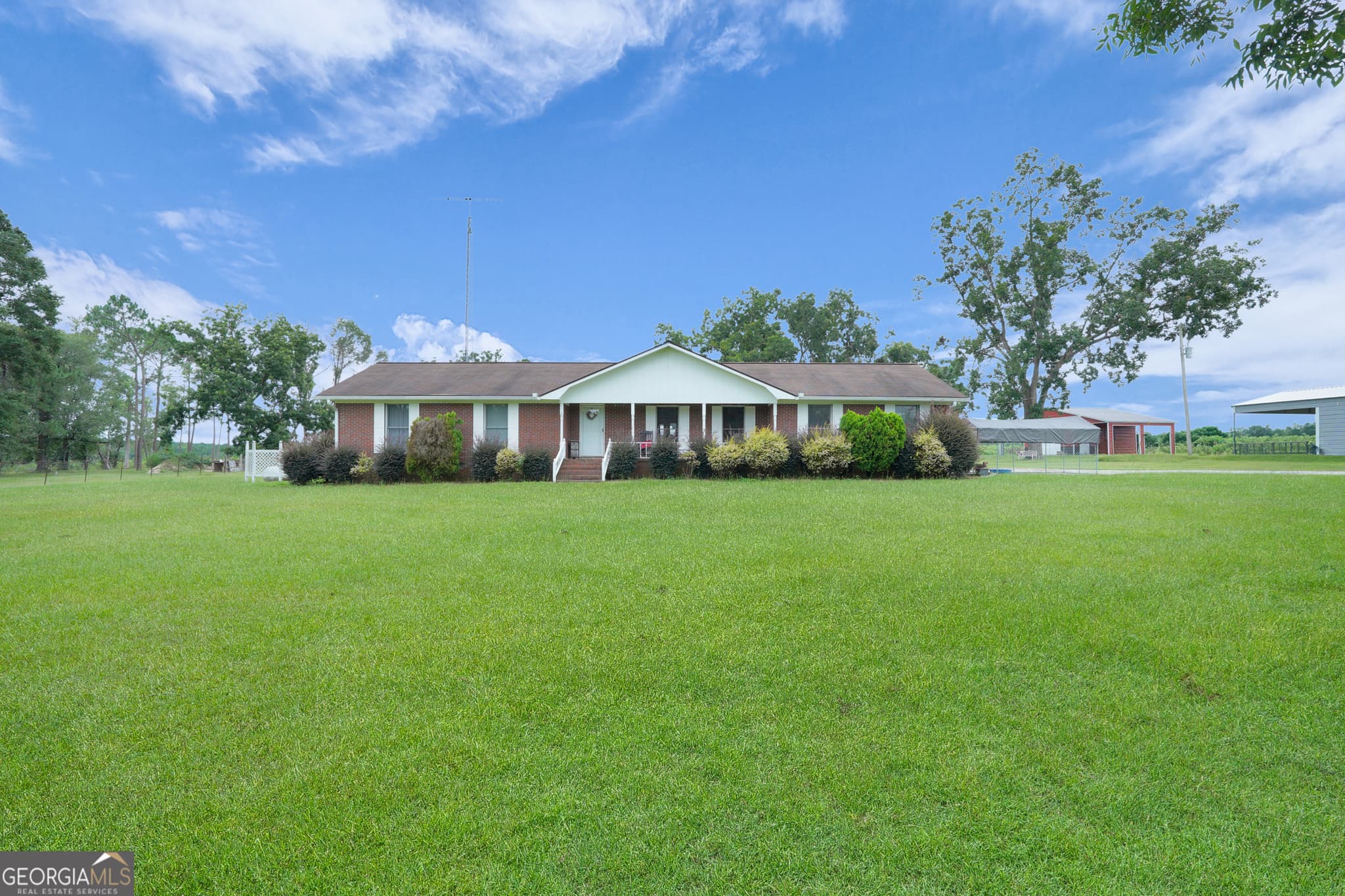 3 bedroom, 2.5 bathroom, 1,576 sq ft single family residence under contract at 14936 GA Highway 86, Soperton, GA 30457 — photo 3