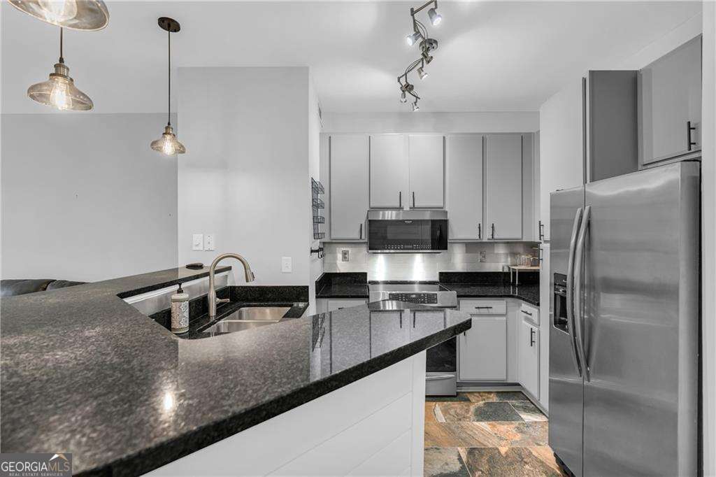 1 bedroom, 1 bathroom, 646 sq ft condominium for sale at 821 Ralph Mcgill Boulevard 3217, Atlanta, GA 30306 — photo 9