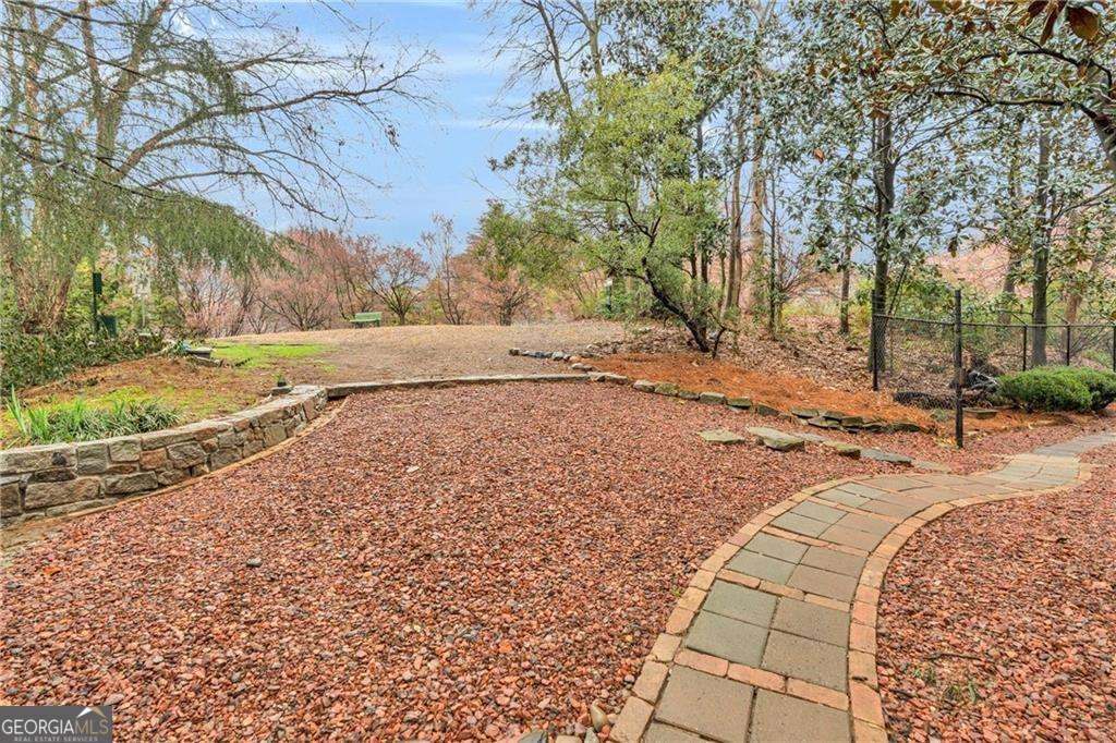 1 bedroom, 1 bathroom, 646 sq ft condominium for sale at 821 Ralph Mcgill Boulevard 3217, Atlanta, GA 30306 — photo 4