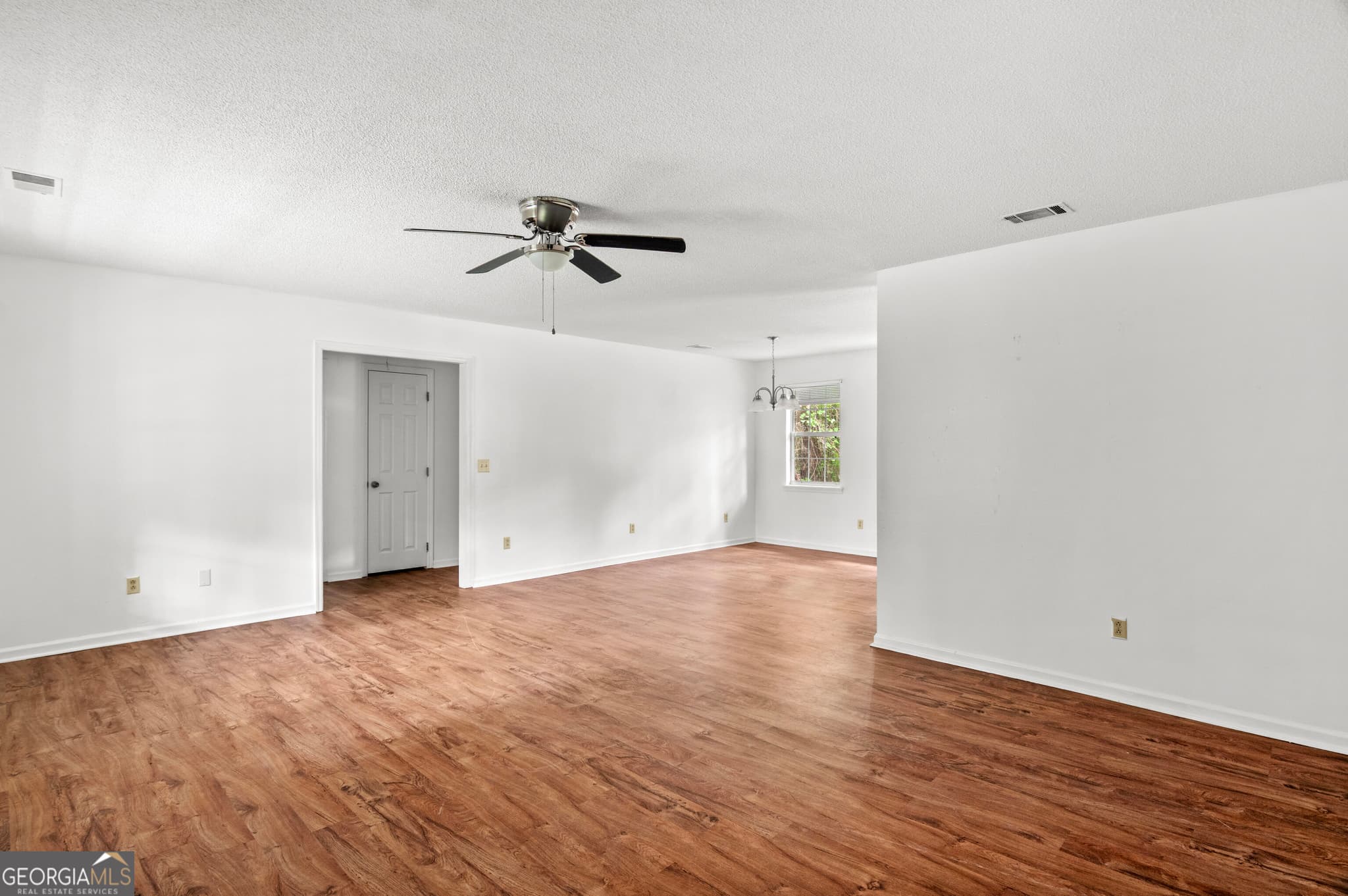 3 bedroom, 2 bathroom, 1,448 sq ft single family residence for sale at 85 Waters Avenue, Allenhurst, GA 31301 — photo 9