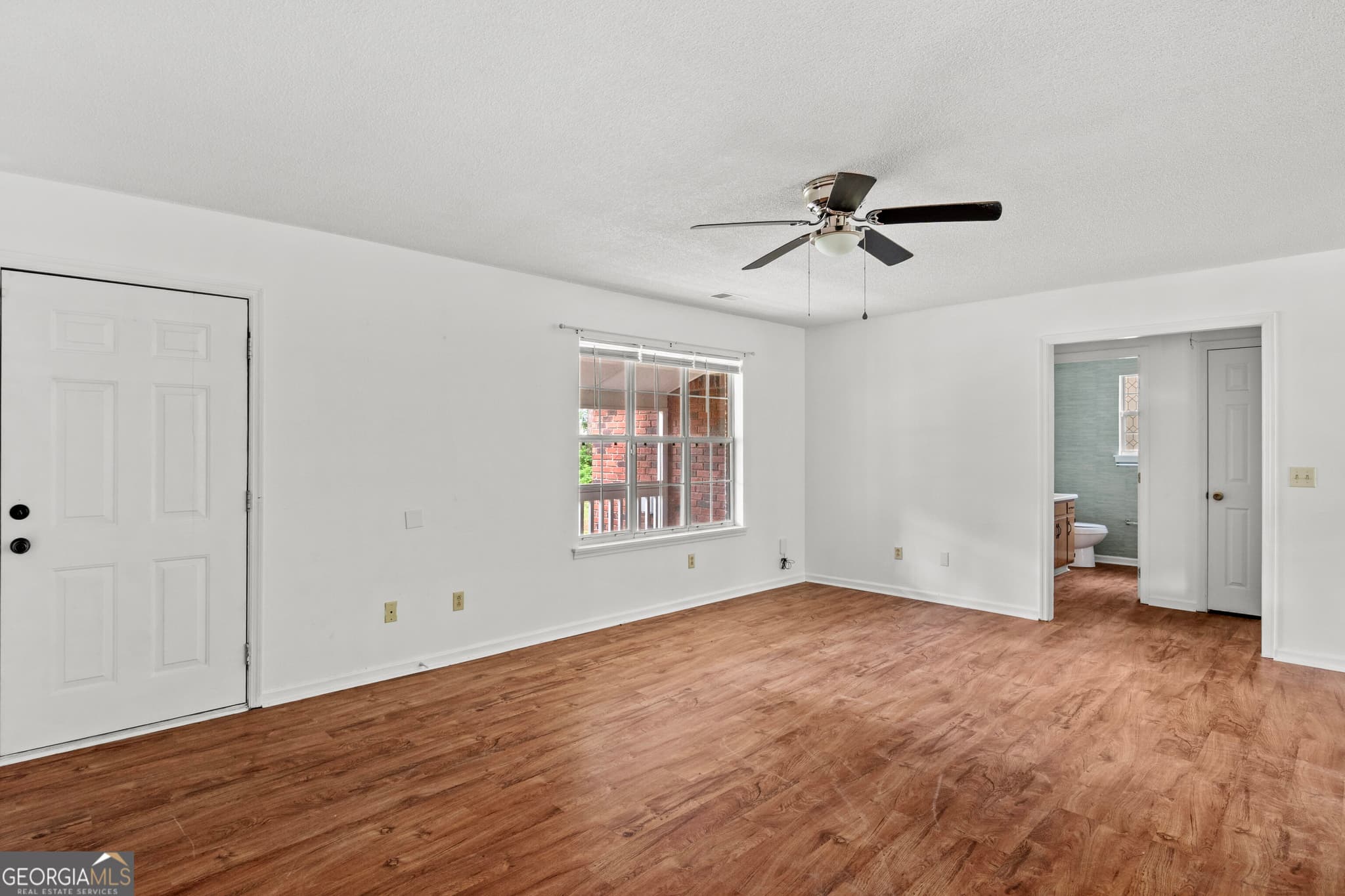 3 bedroom, 2 bathroom, 1,448 sq ft single family residence for sale at 85 Waters Avenue, Allenhurst, GA 31301 — photo 8
