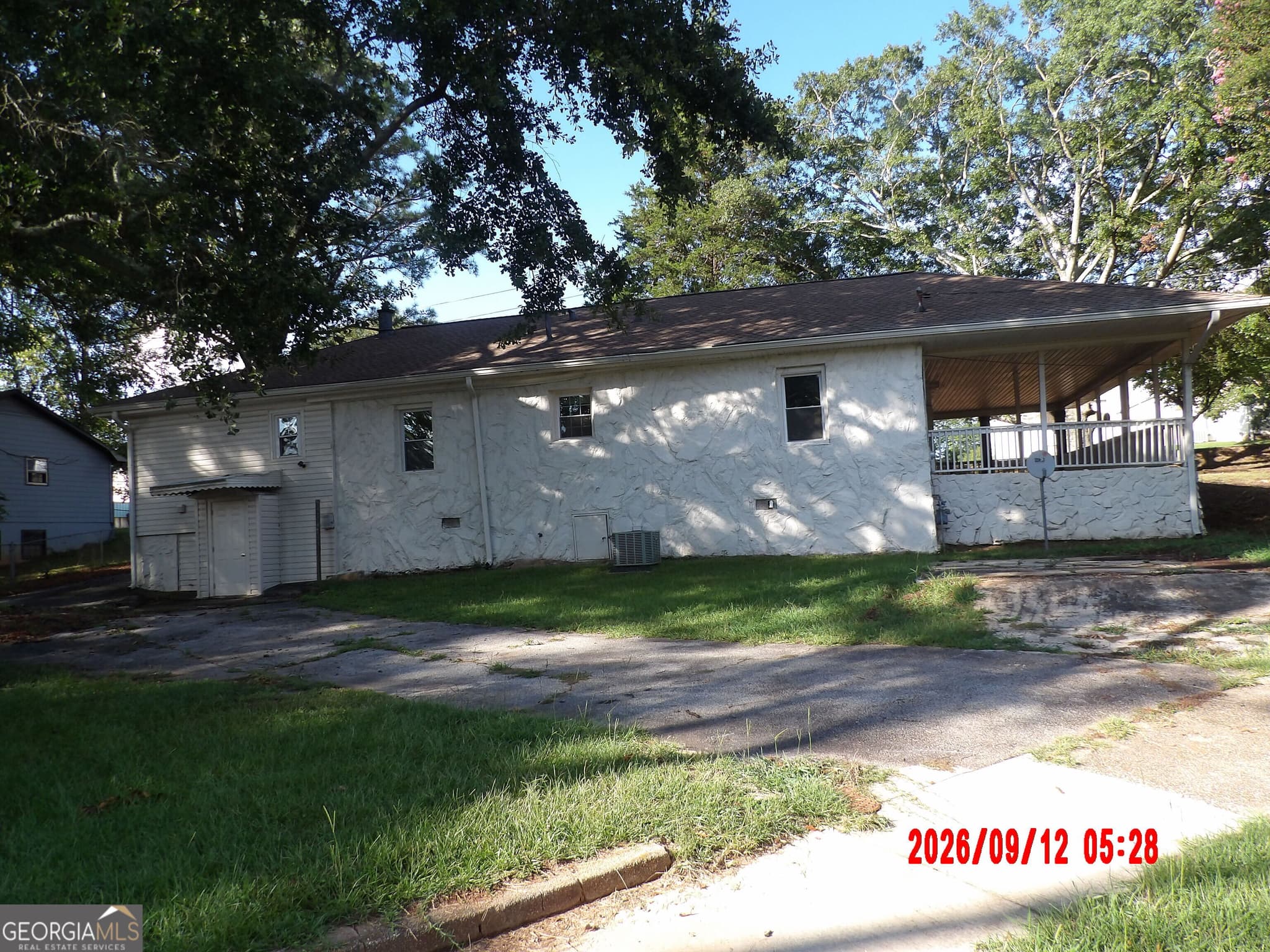 4 bedroom, 2 bathroom, 1,938 sq ft single family residence for sale at 202 Lovvorn Road, Carrollton, GA 30117 — photo 4