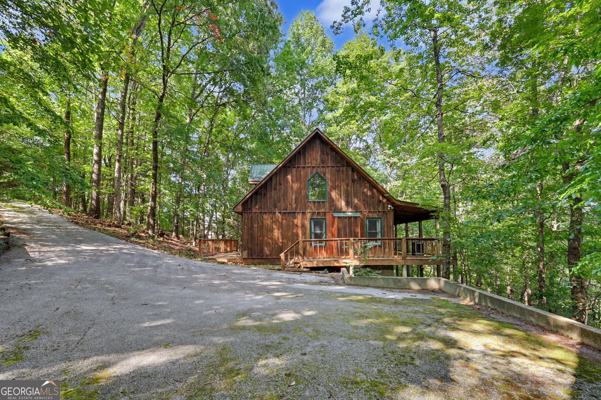 2 bedroom, 2 bathroom, 1,024 sq ft cabin,single family residence for sale at 659 Potomac Drive, Tiger, GA 30576 — photo 2