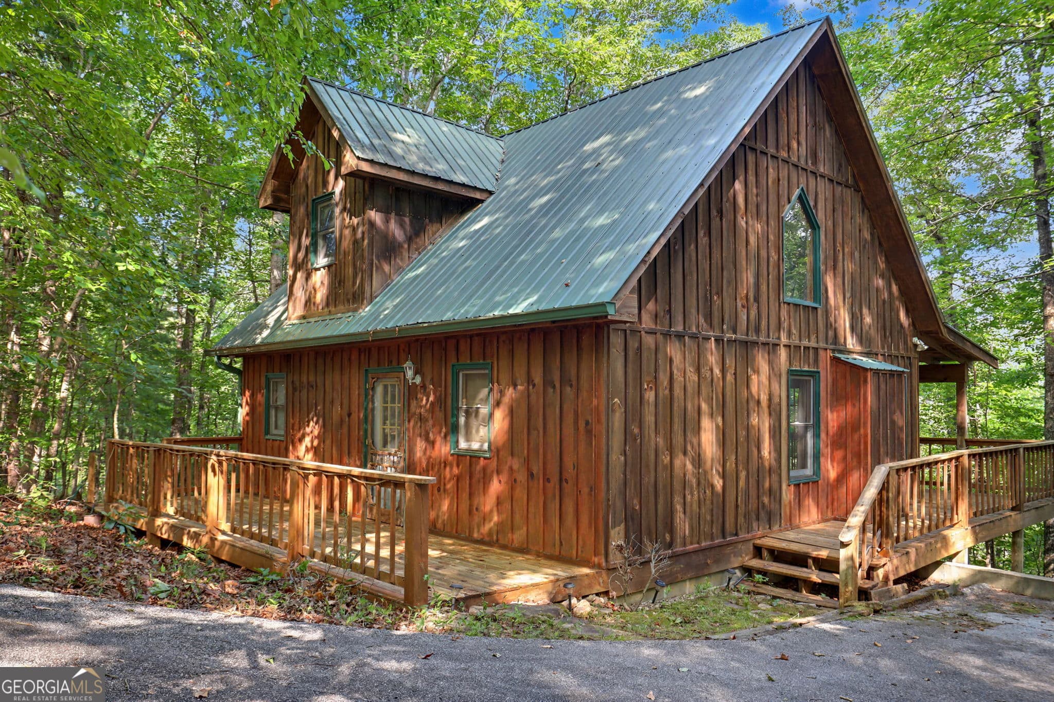 2 bedroom, 2 bathroom, 1,024 sq ft cabin,single family residence for sale at 659 Potomac Drive, Tiger, GA 30576