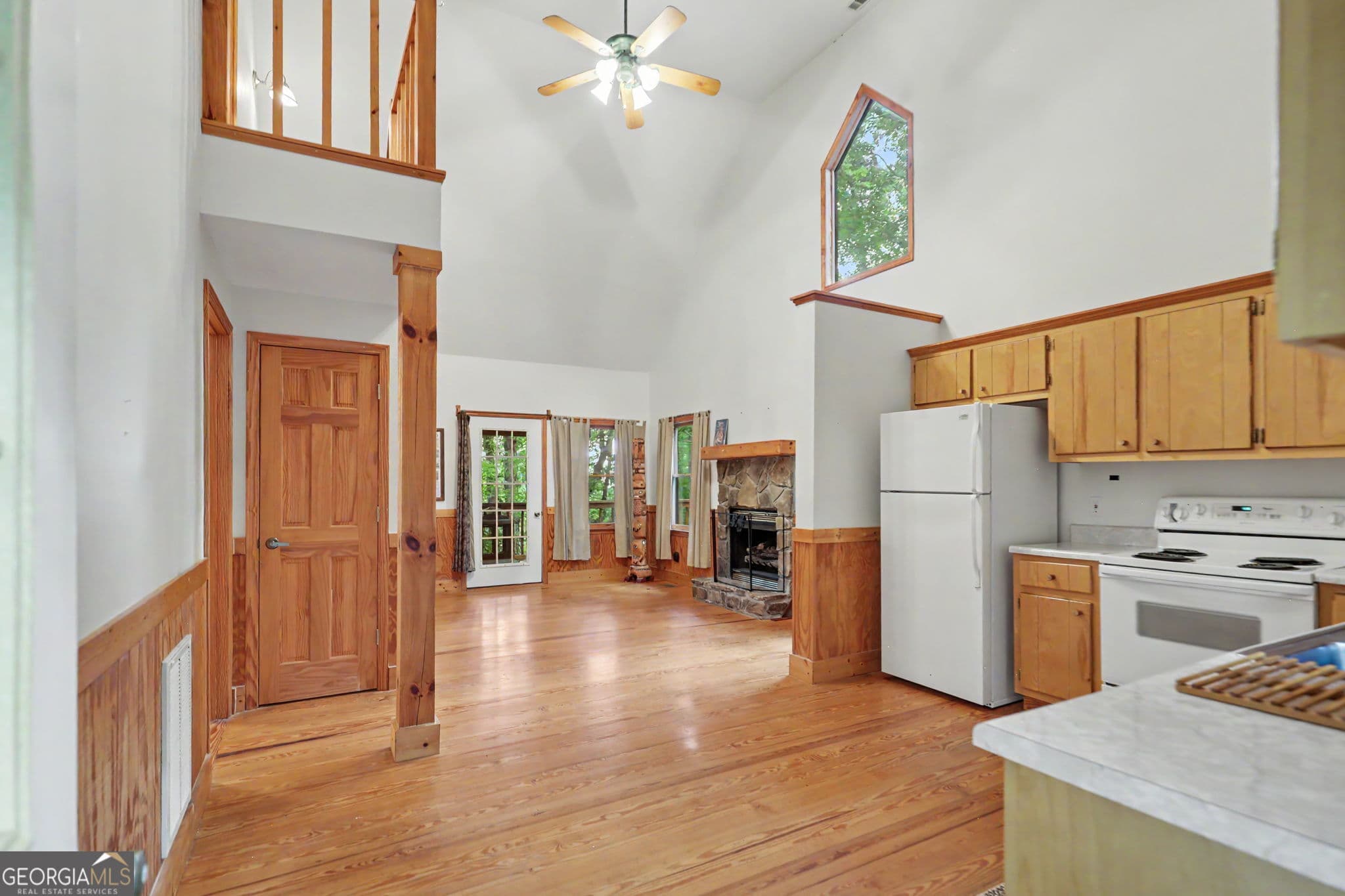 2 bedroom, 2 bathroom, 1,024 sq ft cabin,single family residence for sale at 659 Potomac Drive, Tiger, GA 30576 — photo 9