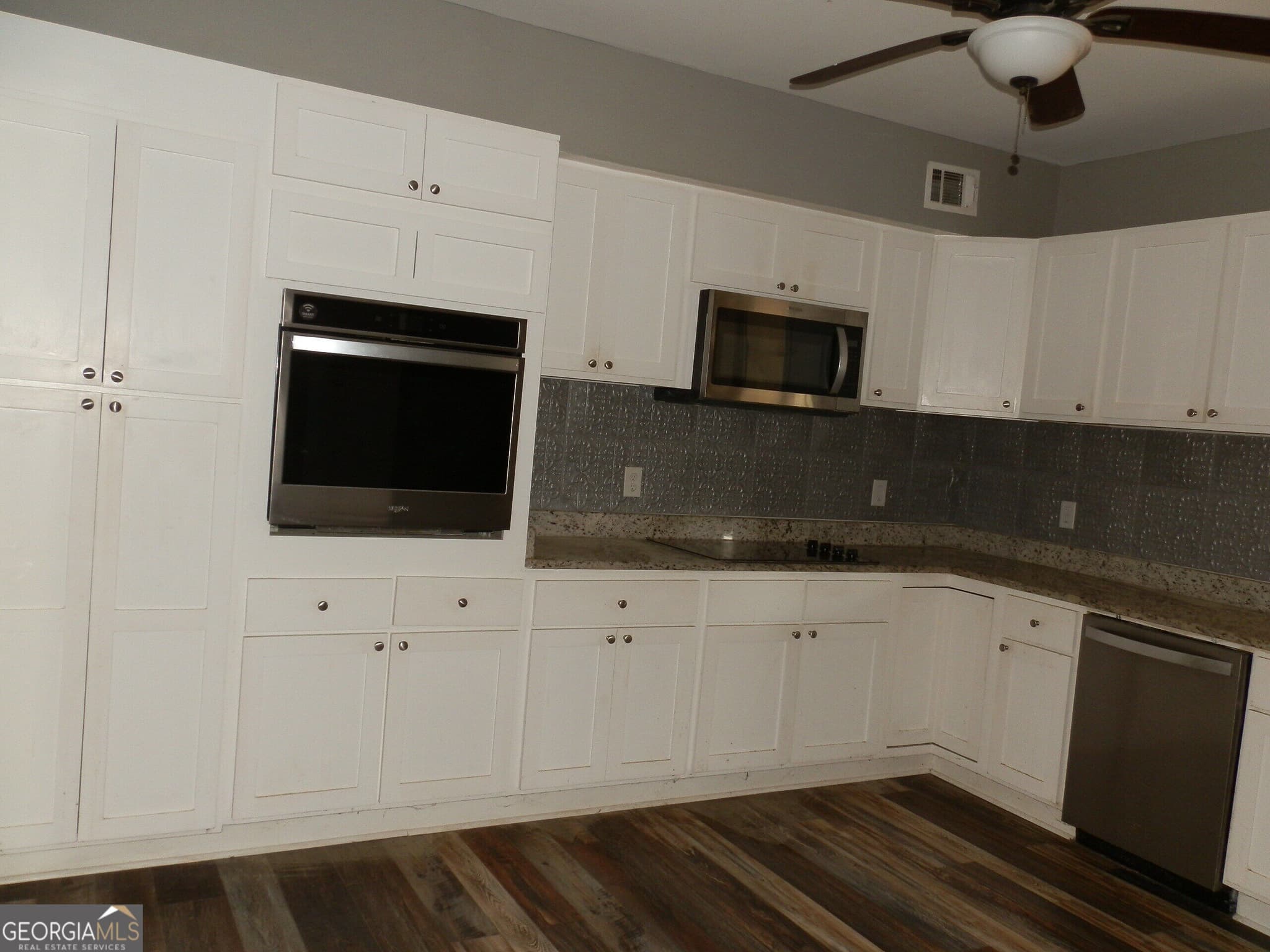 4 bedroom, 3 bathroom, 1,768 sq ft single family residence for sale at 132 Maloy Lane, Calhoun, GA 30701 — photo 5