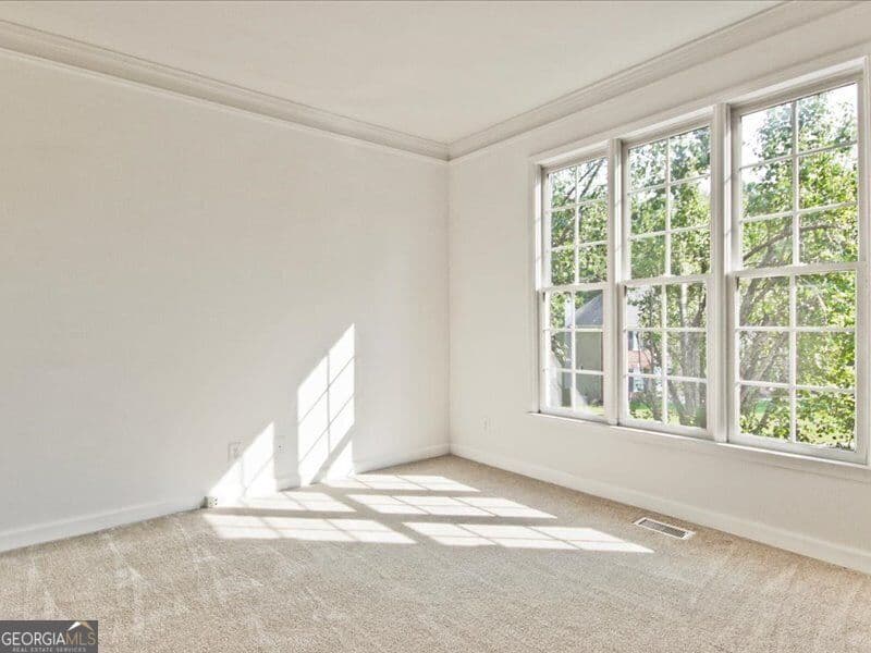 5 bedroom, 3.5 bathroom, 4,400 sq ft single family residence for sale at 2265 Amberbrook Lane, Grayson, GA 30017 — photo 7