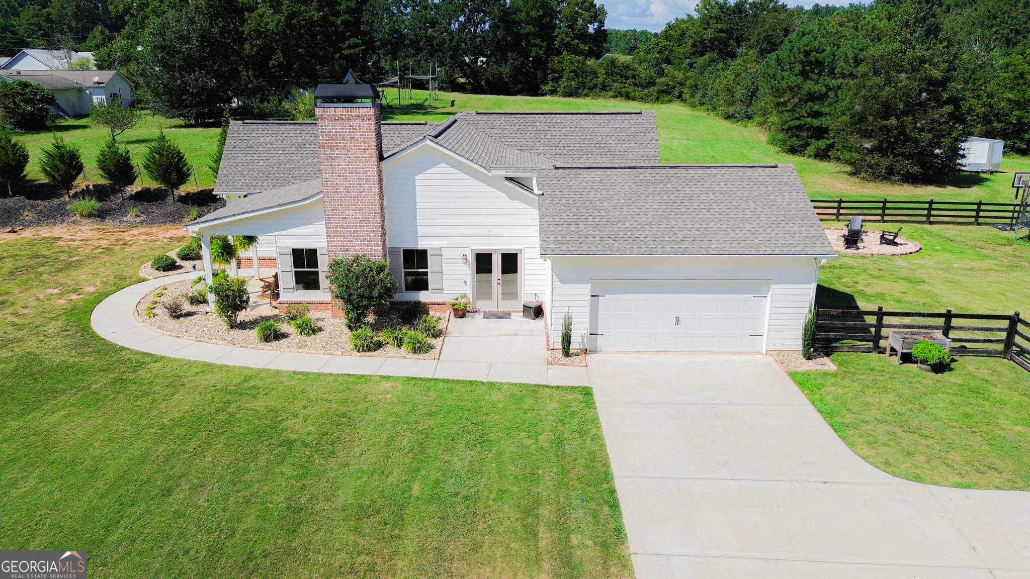 3 bedroom, 2 bathroom, 1,627 sq ft single family residence for sale at 2383 Highway 11, Monroe, GA 30656 — photo 2
