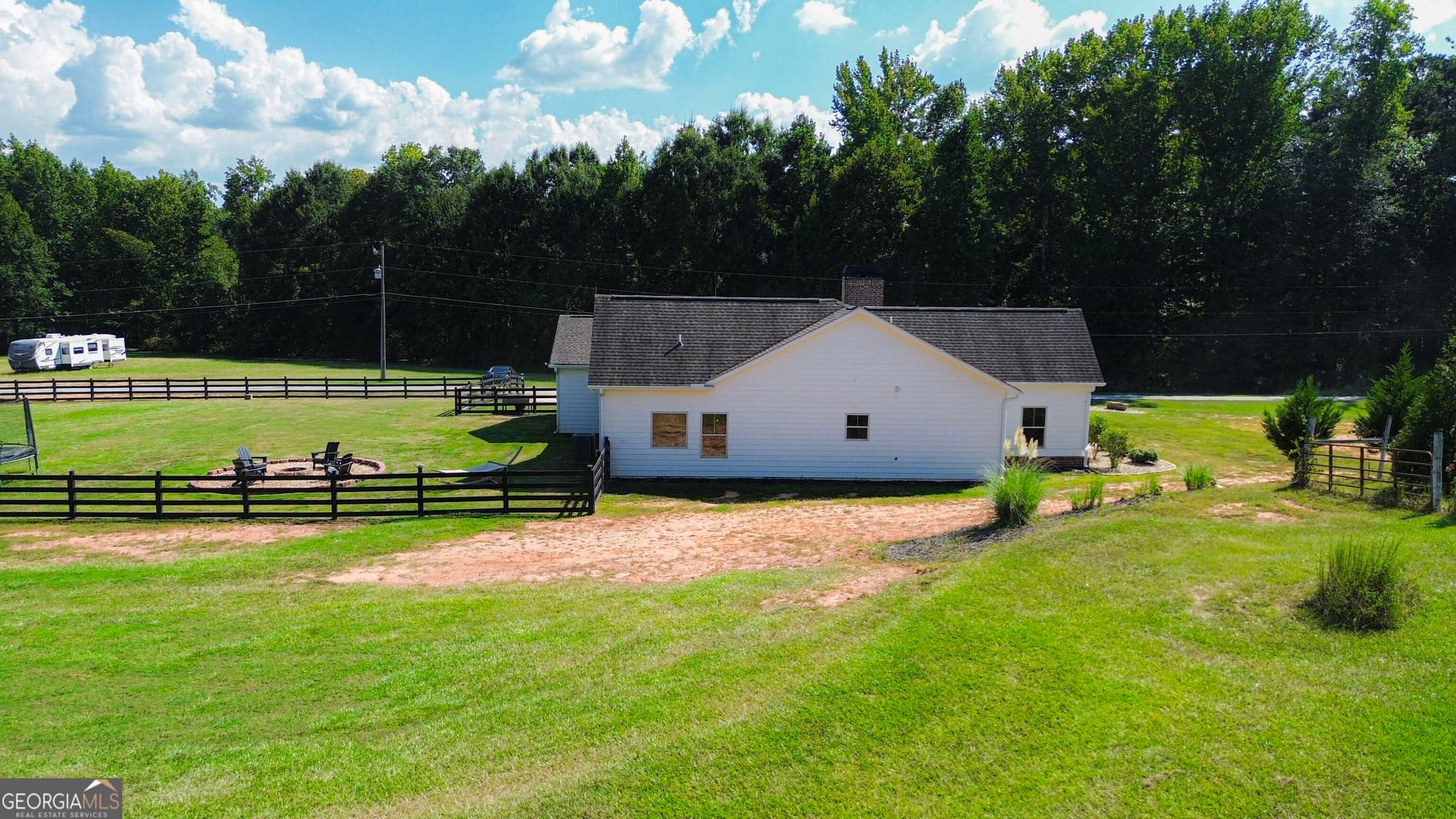 3 bedroom, 2 bathroom, 1,627 sq ft single family residence for sale at 2383 Highway 11, Monroe, GA 30656 — photo 4