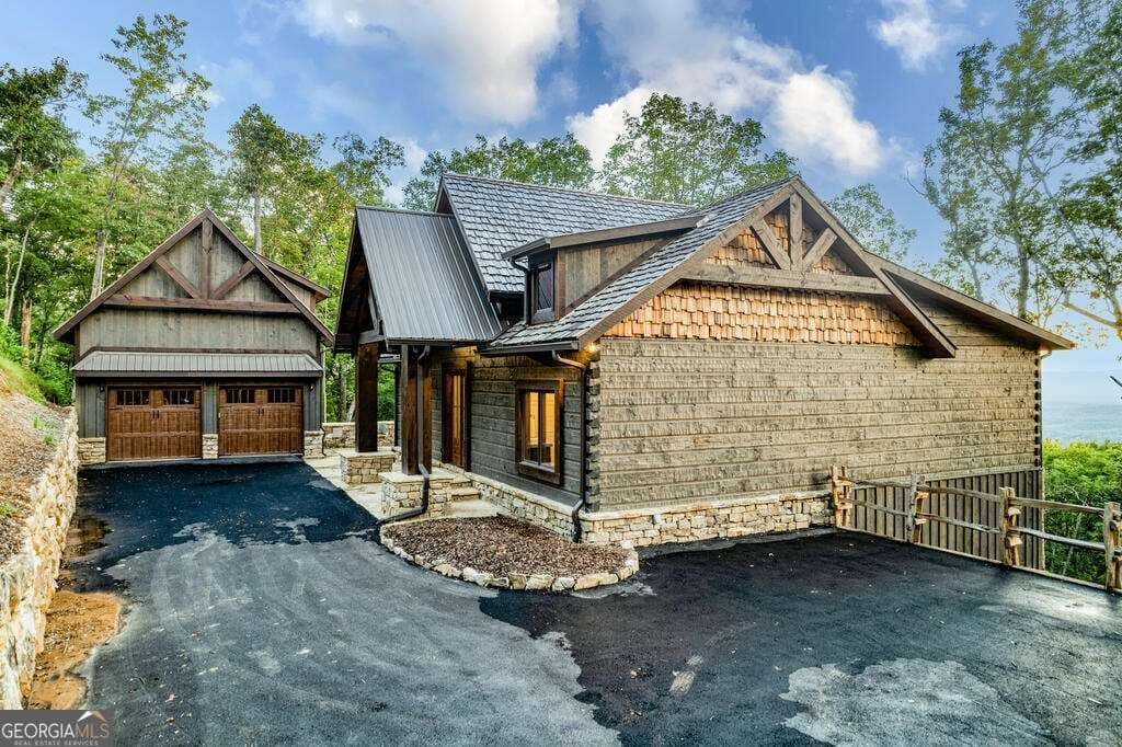 4 bedroom, 3.5 bathroom, 4,632 sq ft cabin,single family residence for sale at 91 Kittatinny Drive, Mineral Bluff, GA 30559 — photo 3