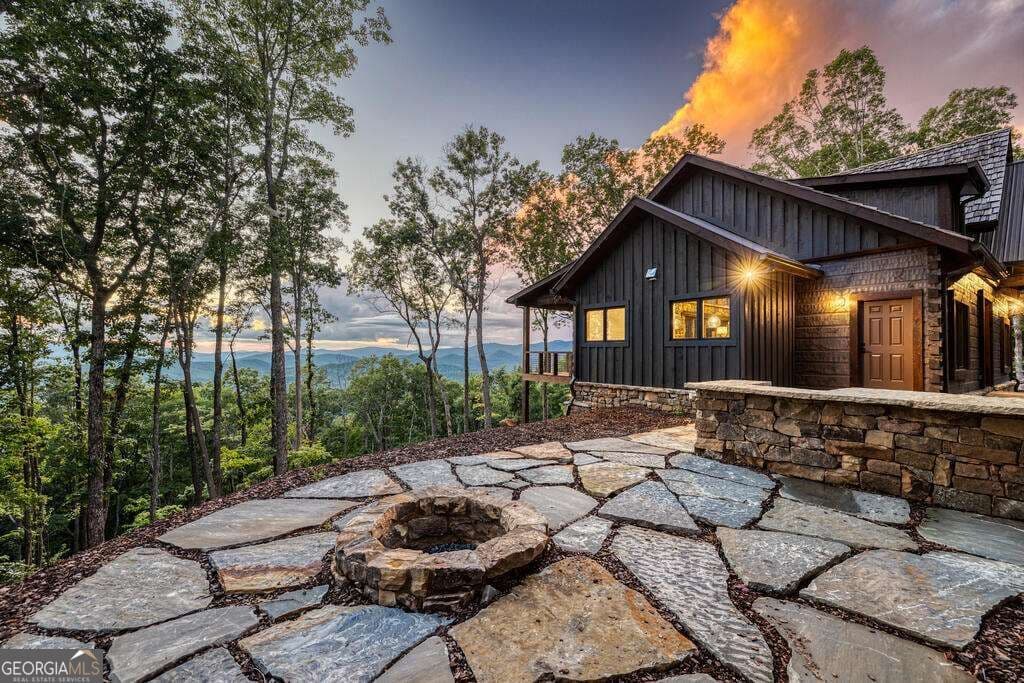4 bedroom, 3.5 bathroom, 4,632 sq ft cabin,single family residence for sale at 91 Kittatinny Drive, Mineral Bluff, GA 30559 — photo 4