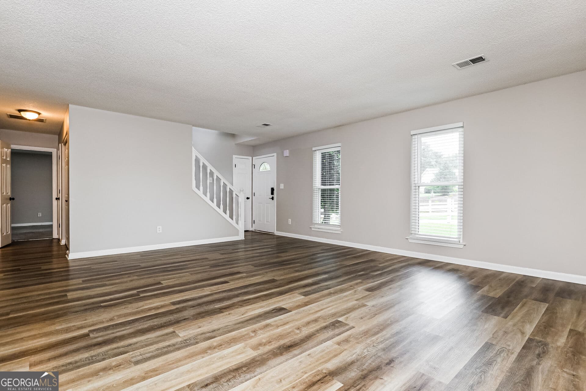 3 bedroom, 2 bathroom, 2,550 sq ft single family residence for sale at 45 Still Waters Drive, Covington, GA 30016 — photo 6