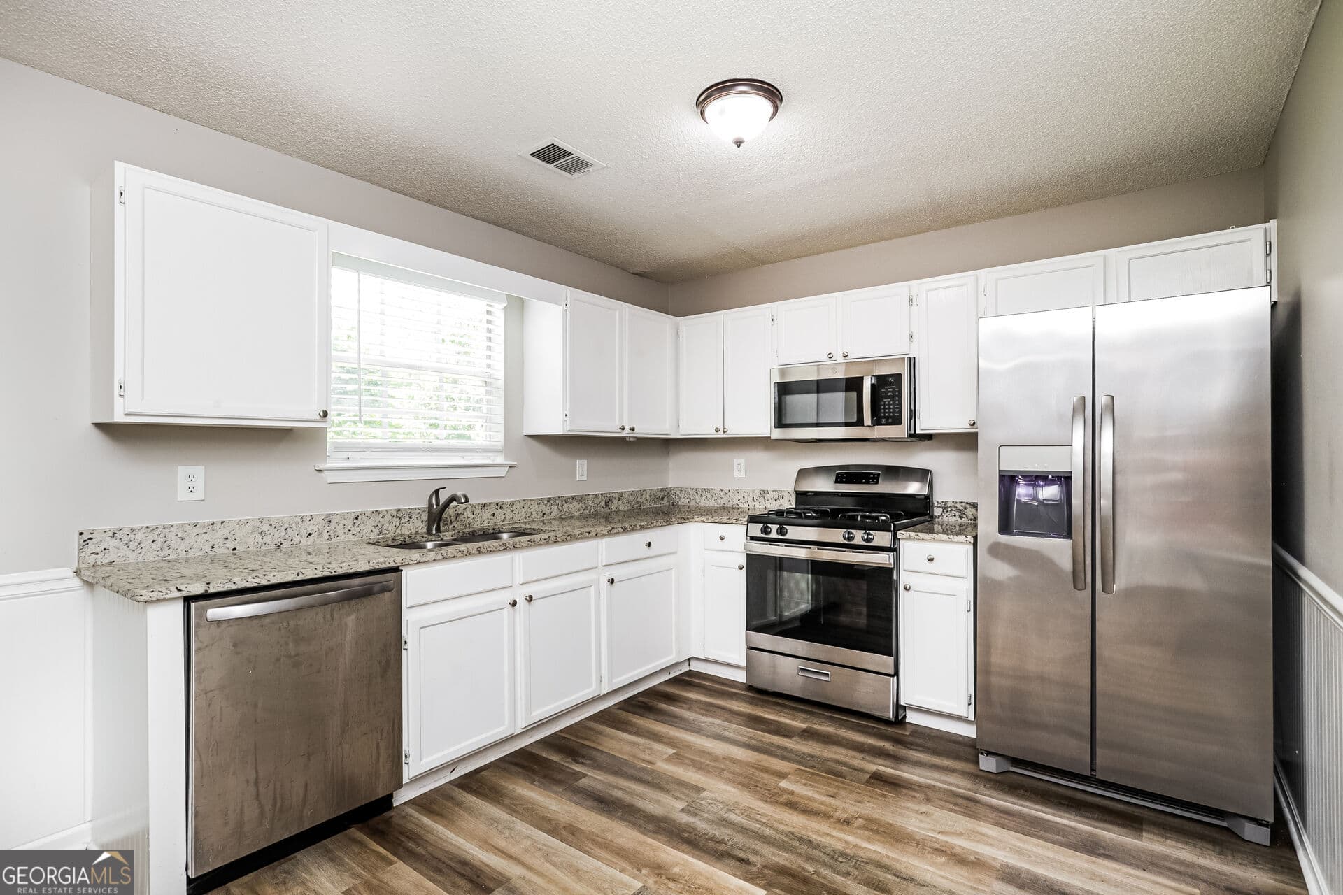 3 bedroom, 2 bathroom, 2,550 sq ft single family residence for sale at 45 Still Waters Drive, Covington, GA 30016 — photo 8
